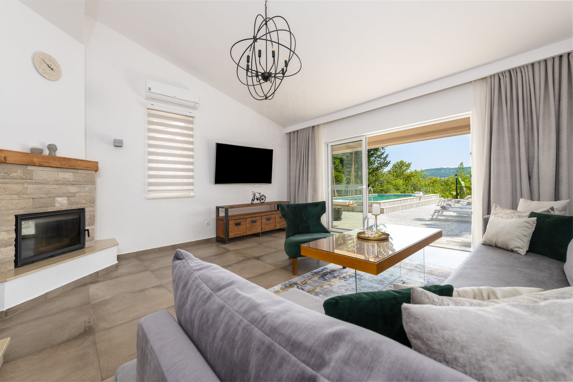 Villa Wildflower with Heated Pool