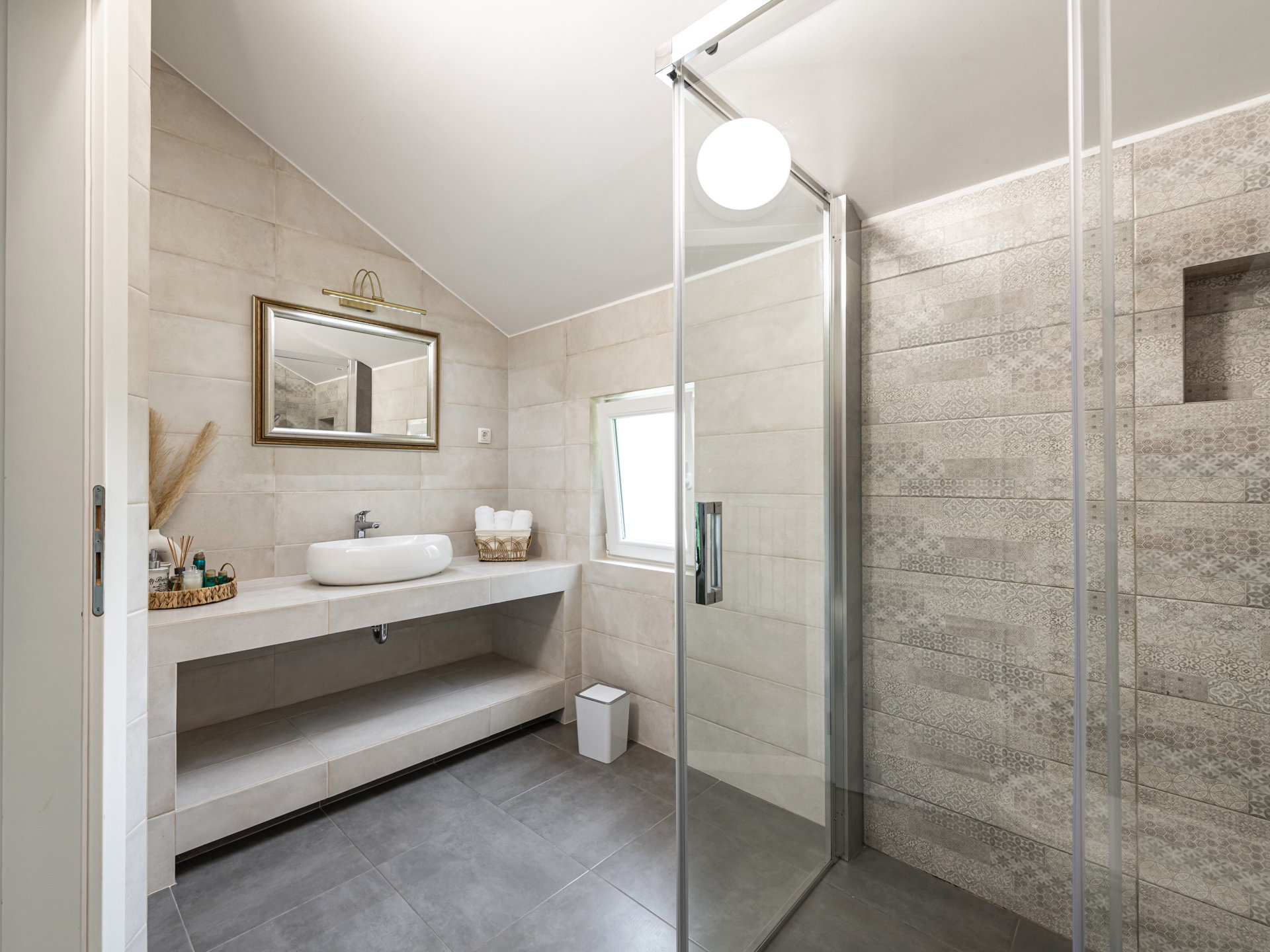 Villa Wildflower with Heated Pool
