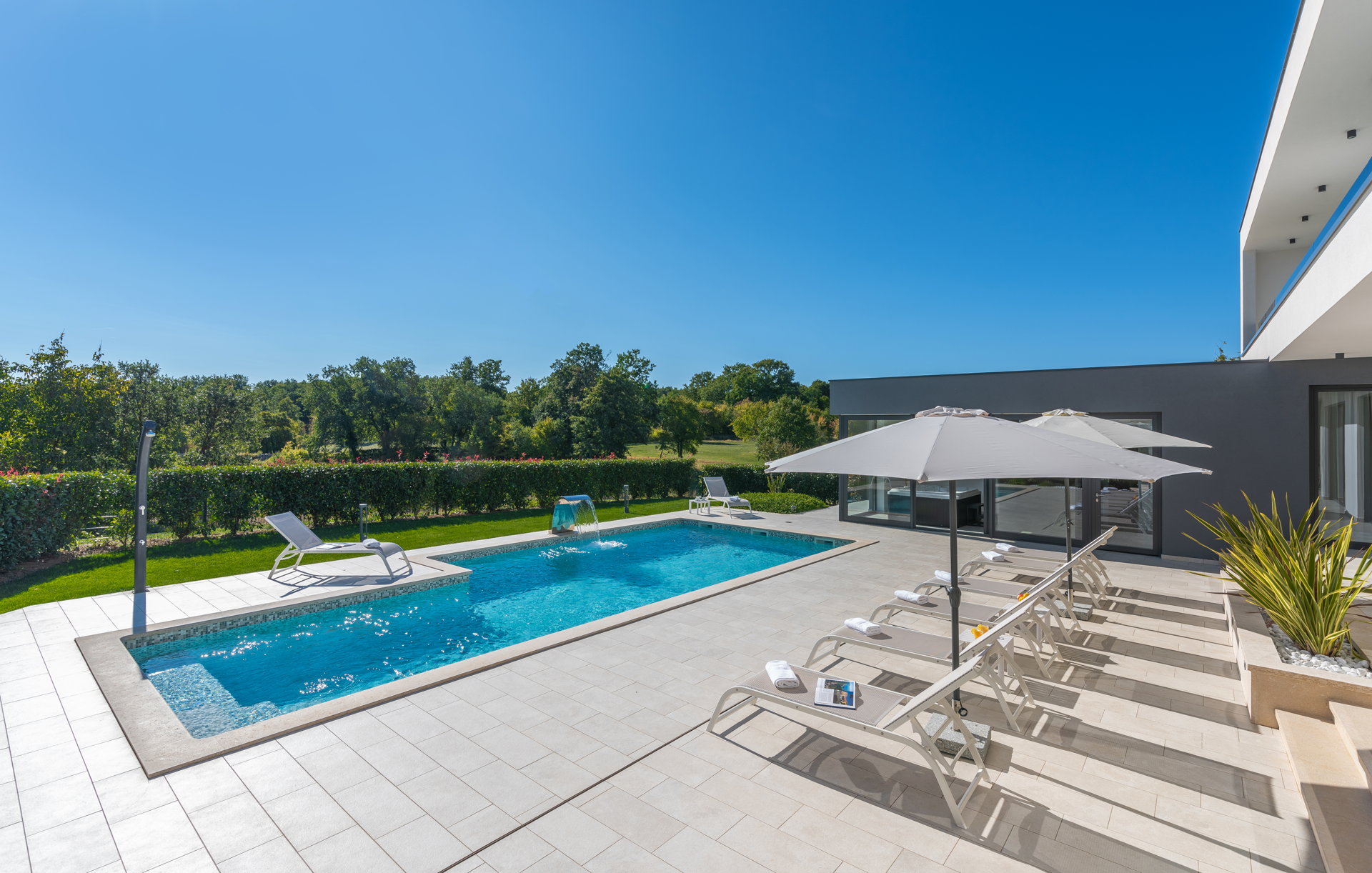 Villa Silver Lining with Pool