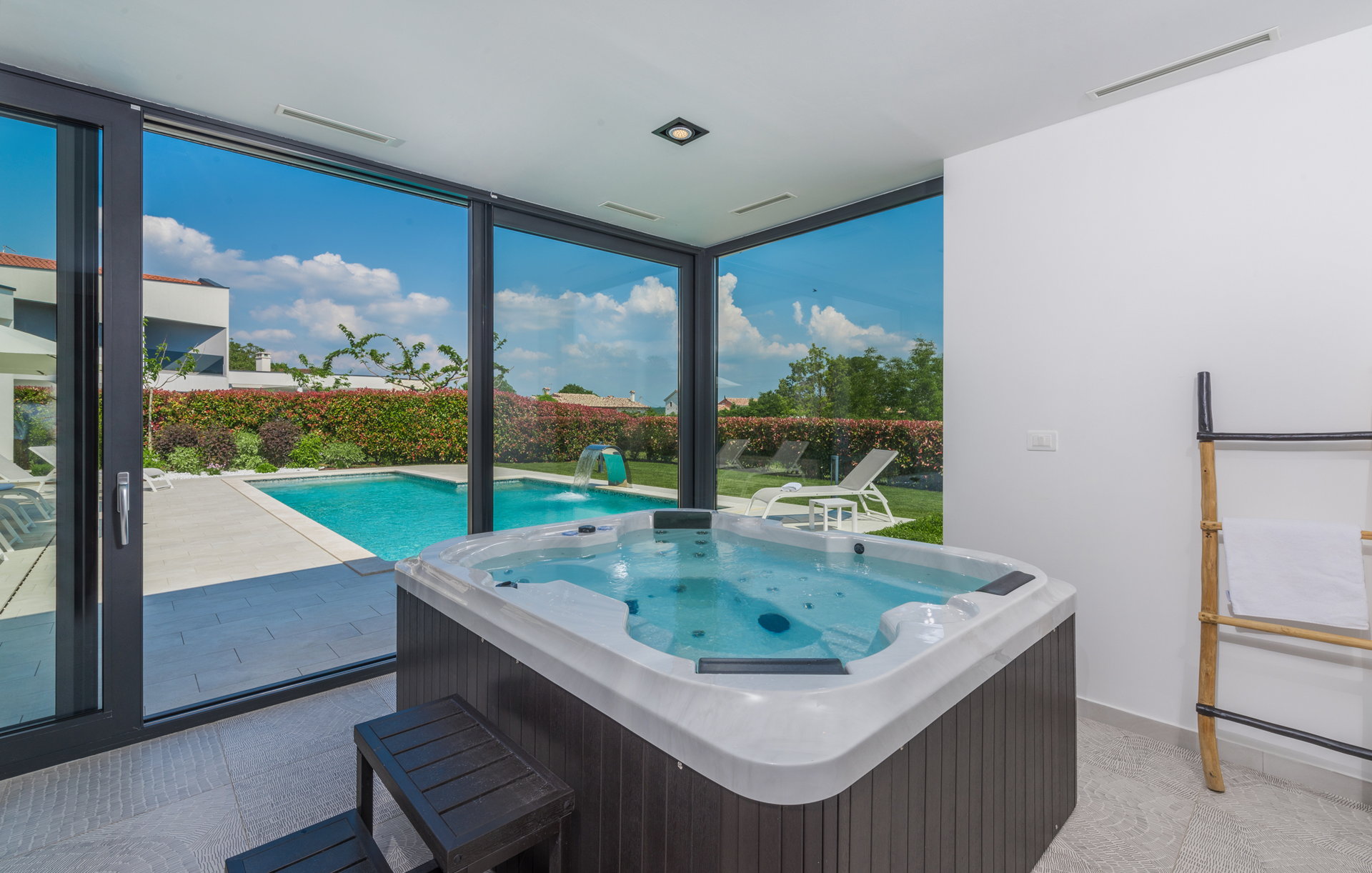 Villa Silver Lining with Pool