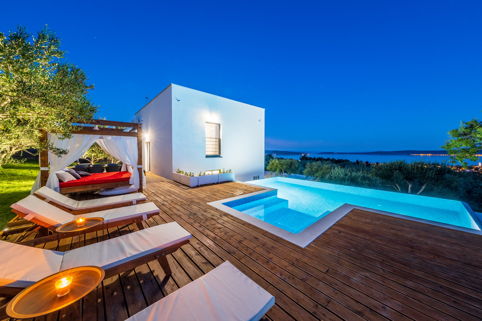 Villa Golden Leaf with Heated Pool