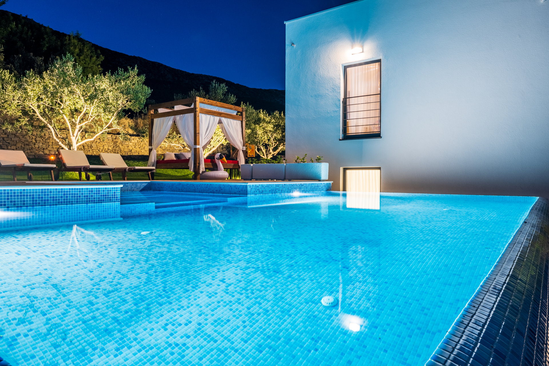 Villa Golden Leaf with Heated Pool