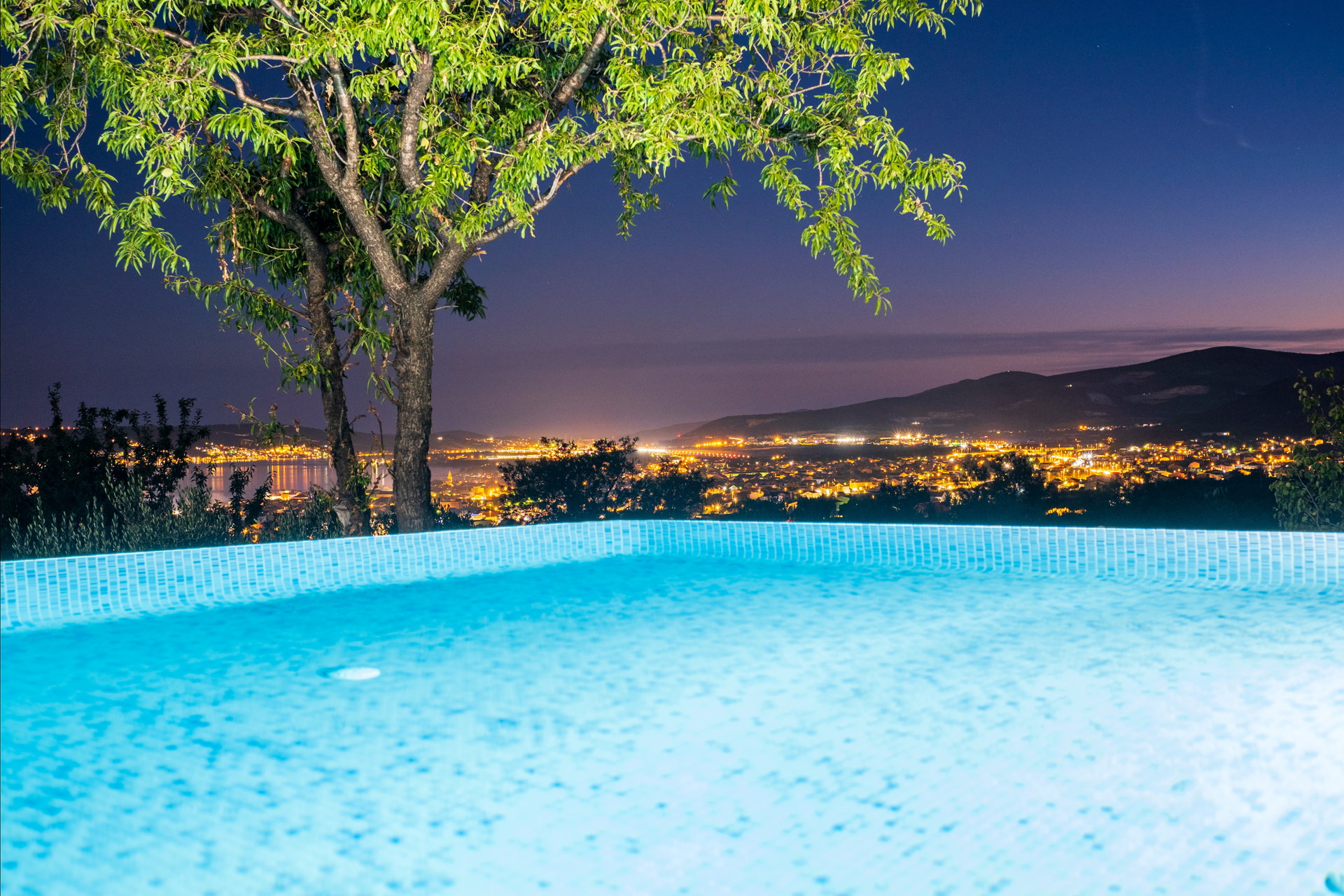 Villa Golden Leaf with Heated Pool