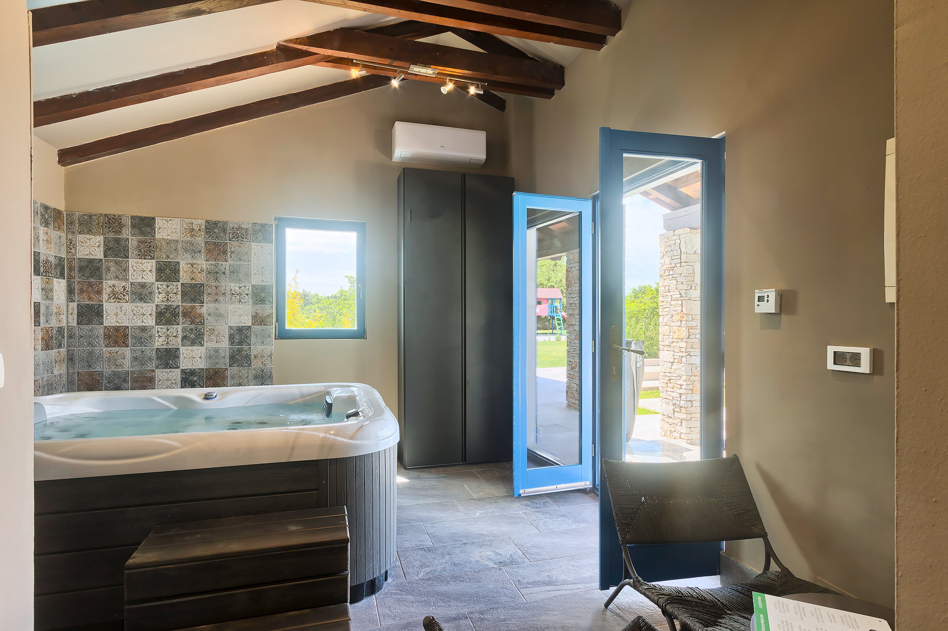 Villa Cypress Estate with Pool