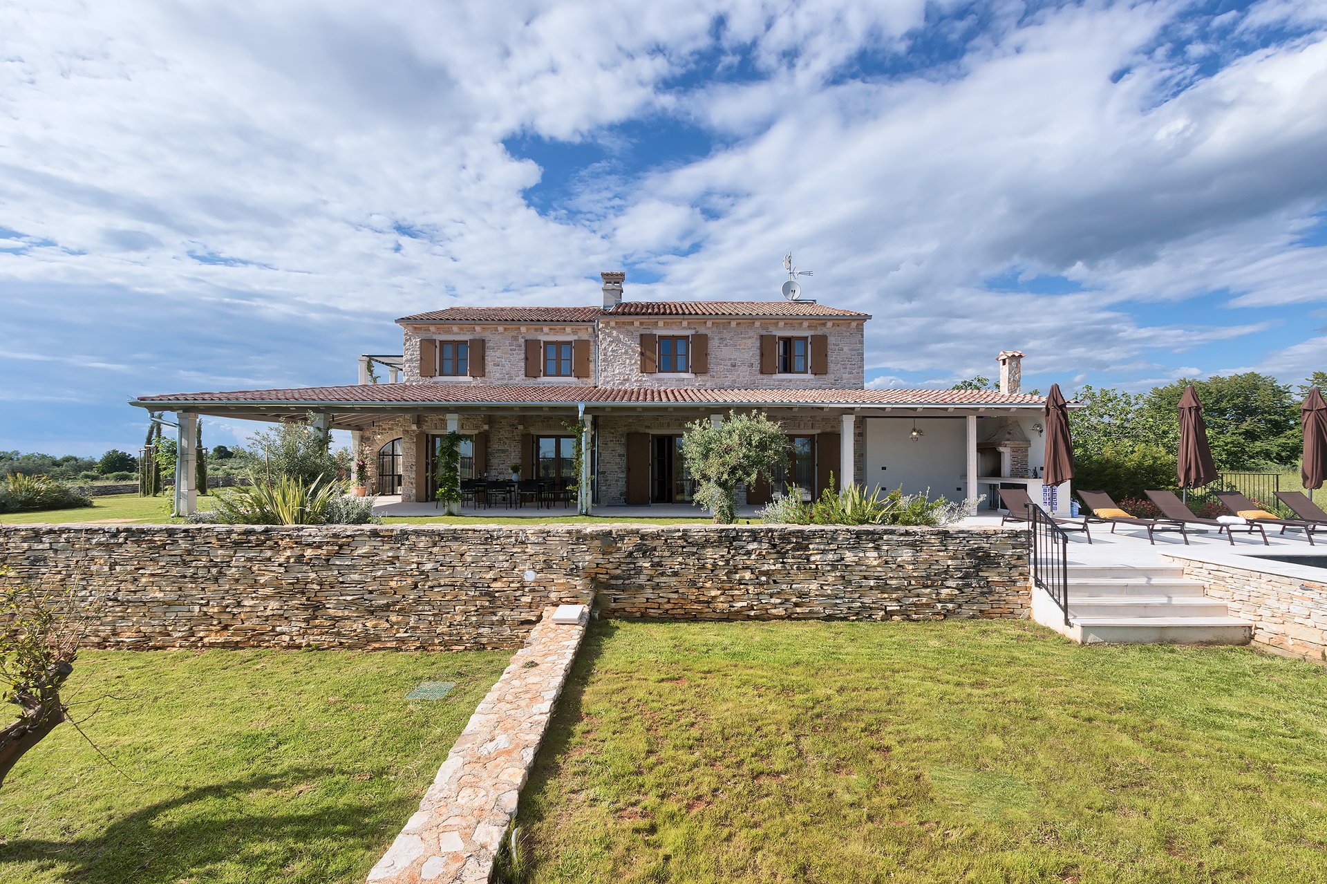Villa Green Hacienda with Pool