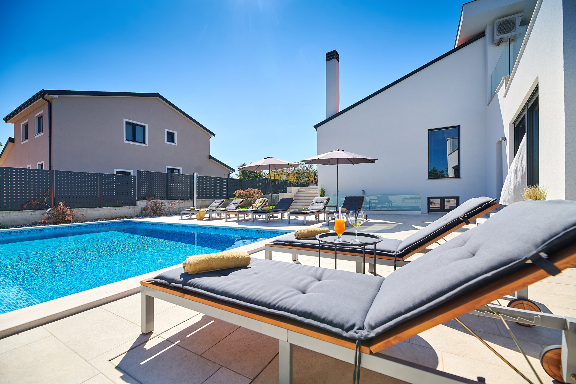 Villa Silver Sky with Pool