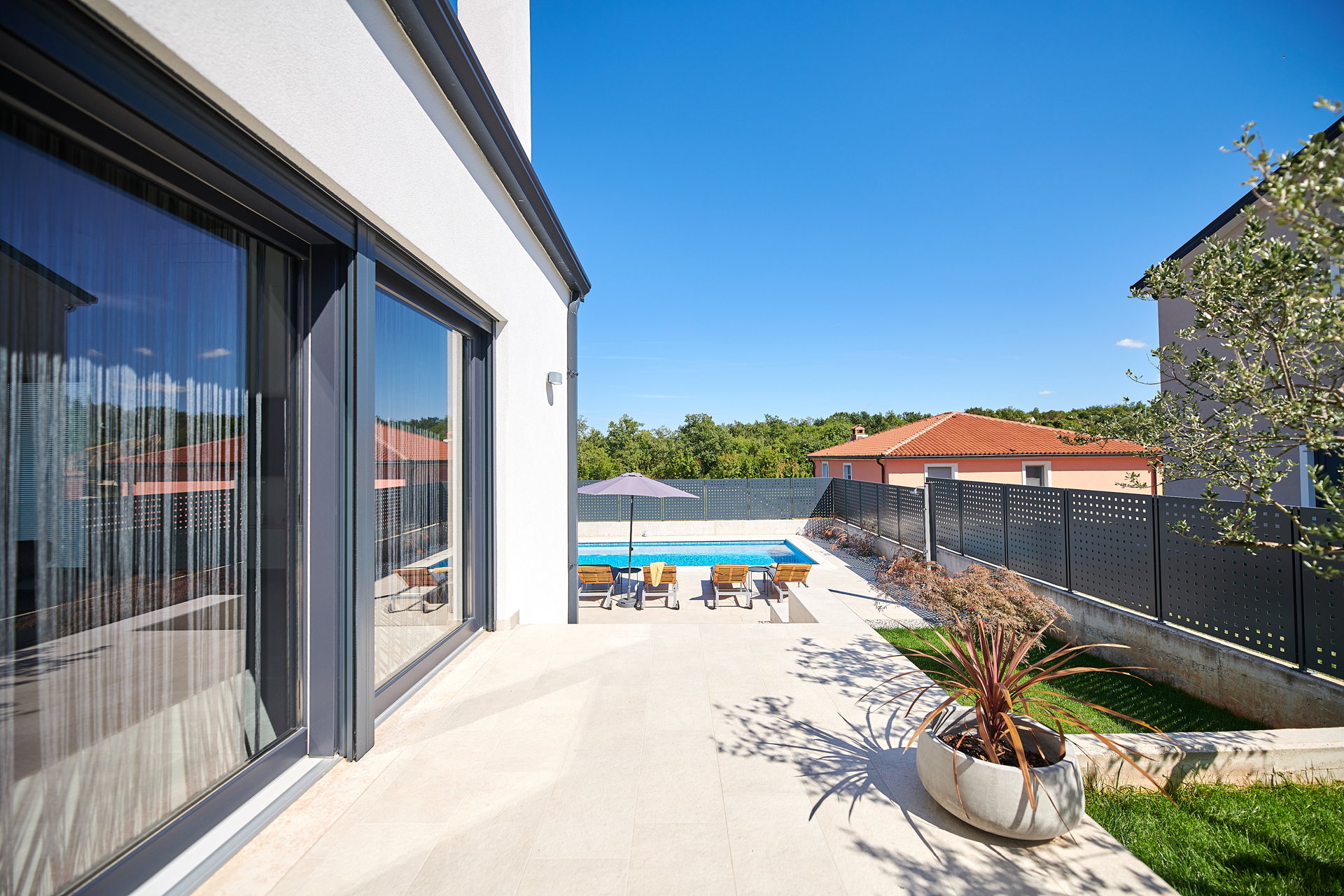 Villa Silver Sky with Pool