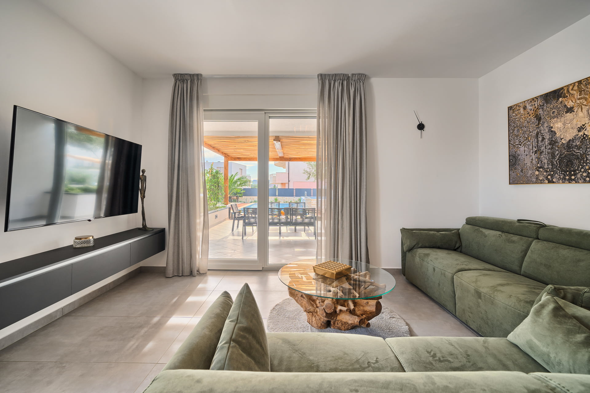 Apartment Liberty Living with Pool II