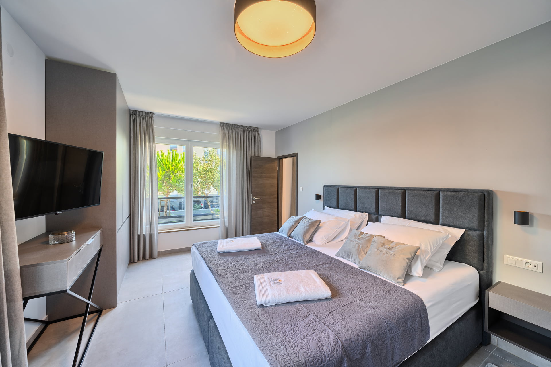 Apartment Liberty Living with Pool II