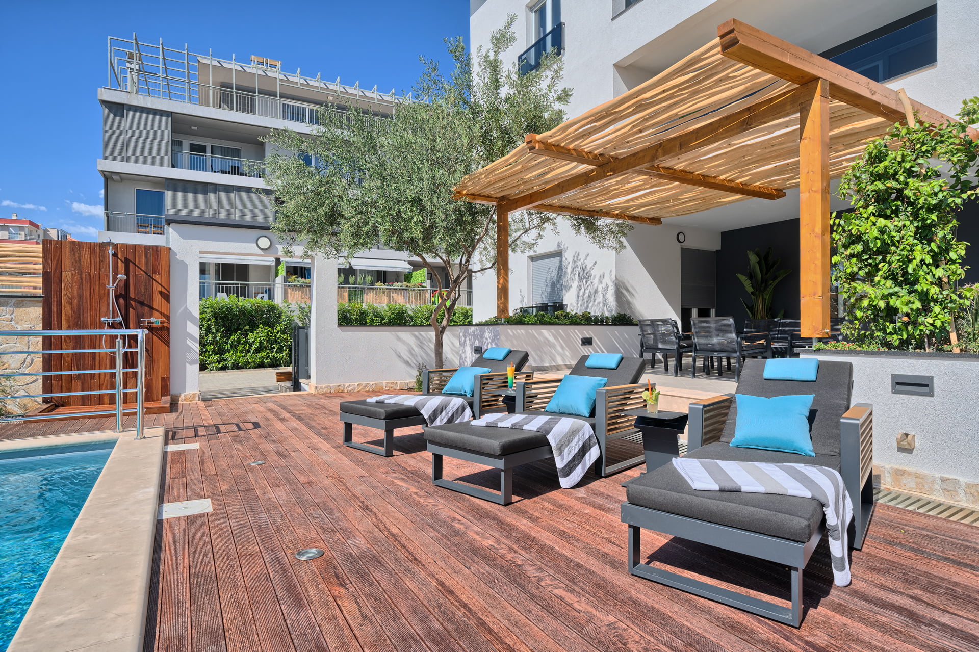 Apartment Liberty Living with Pool III