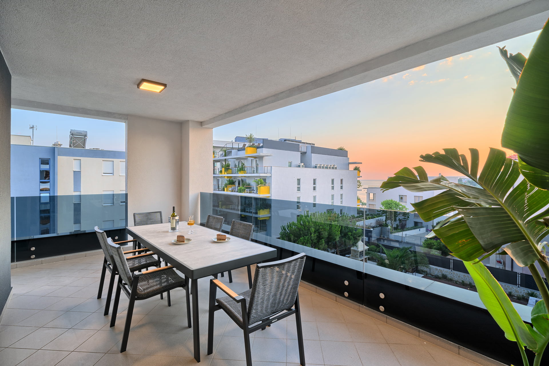 Apartment Liberty Living with Pool IV