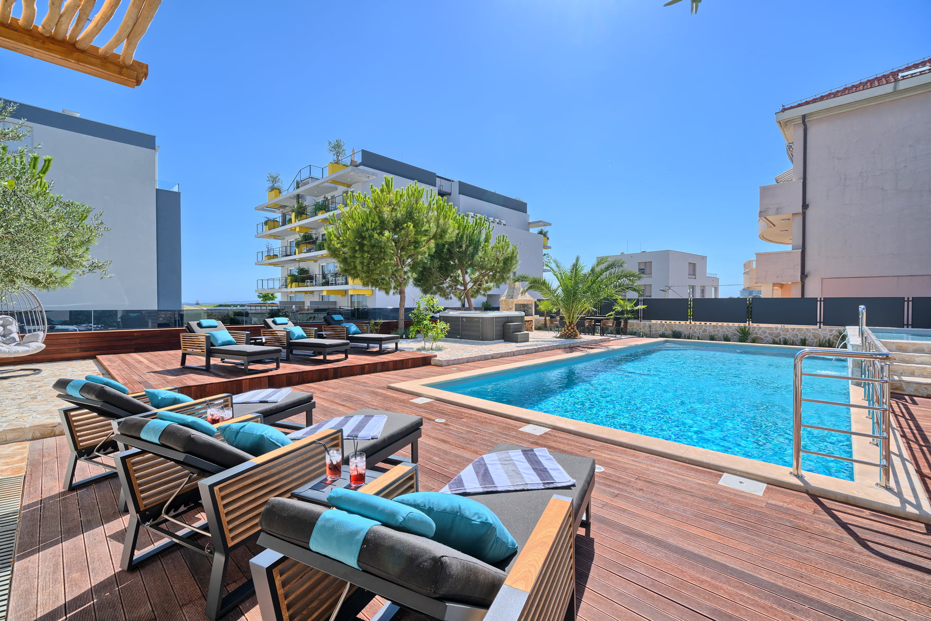 Apartment Liberty Living with Pool IV