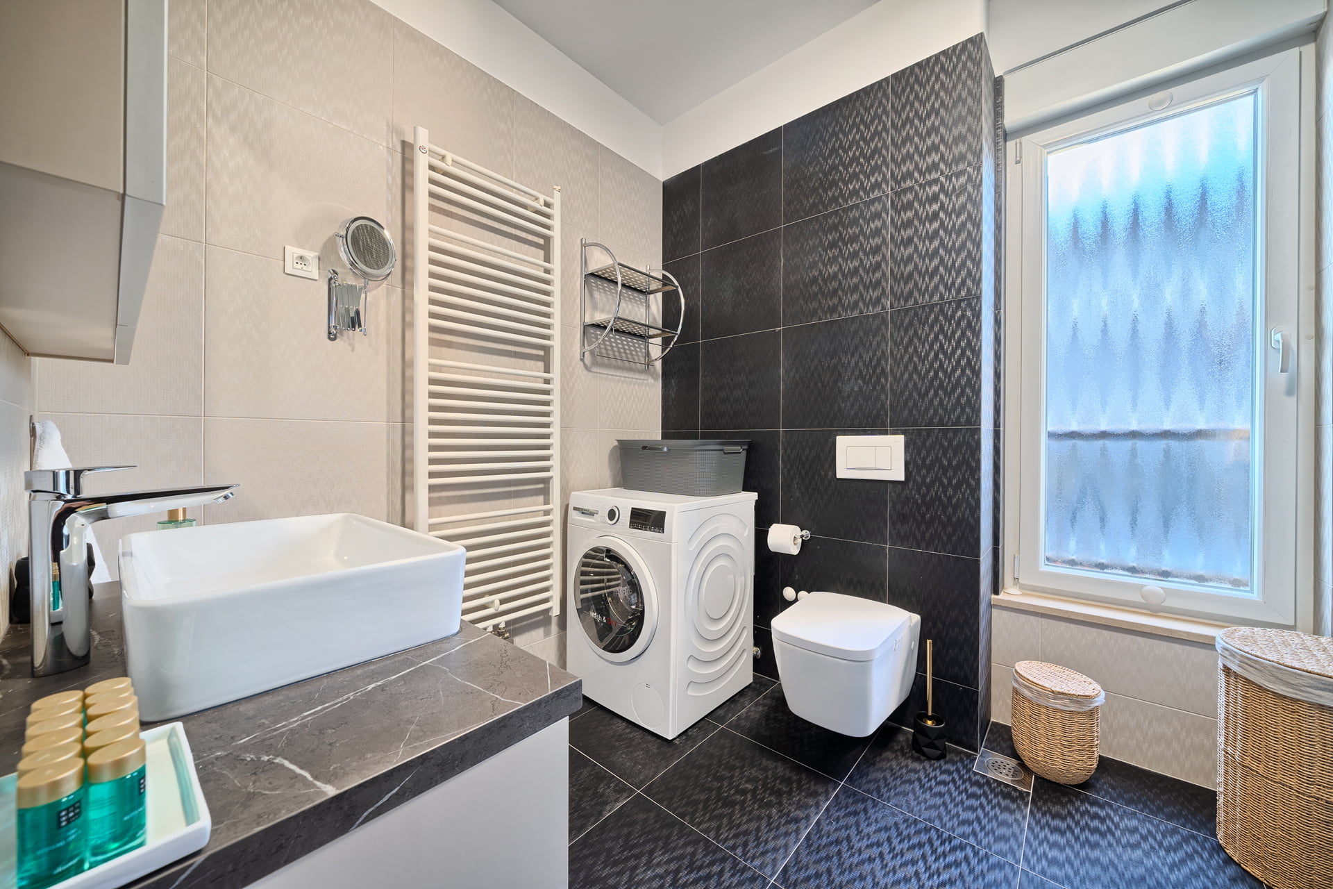 Apartment Liberty Living with Pool IV