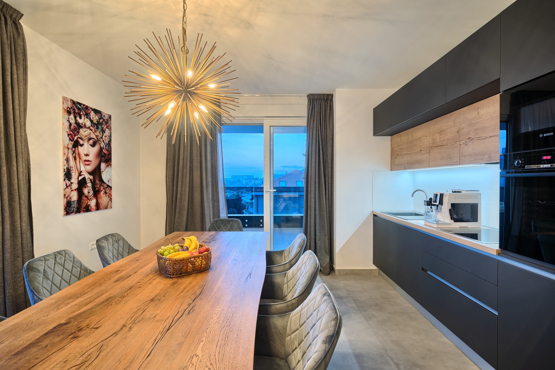 Penthouse Liberty Living with Pool