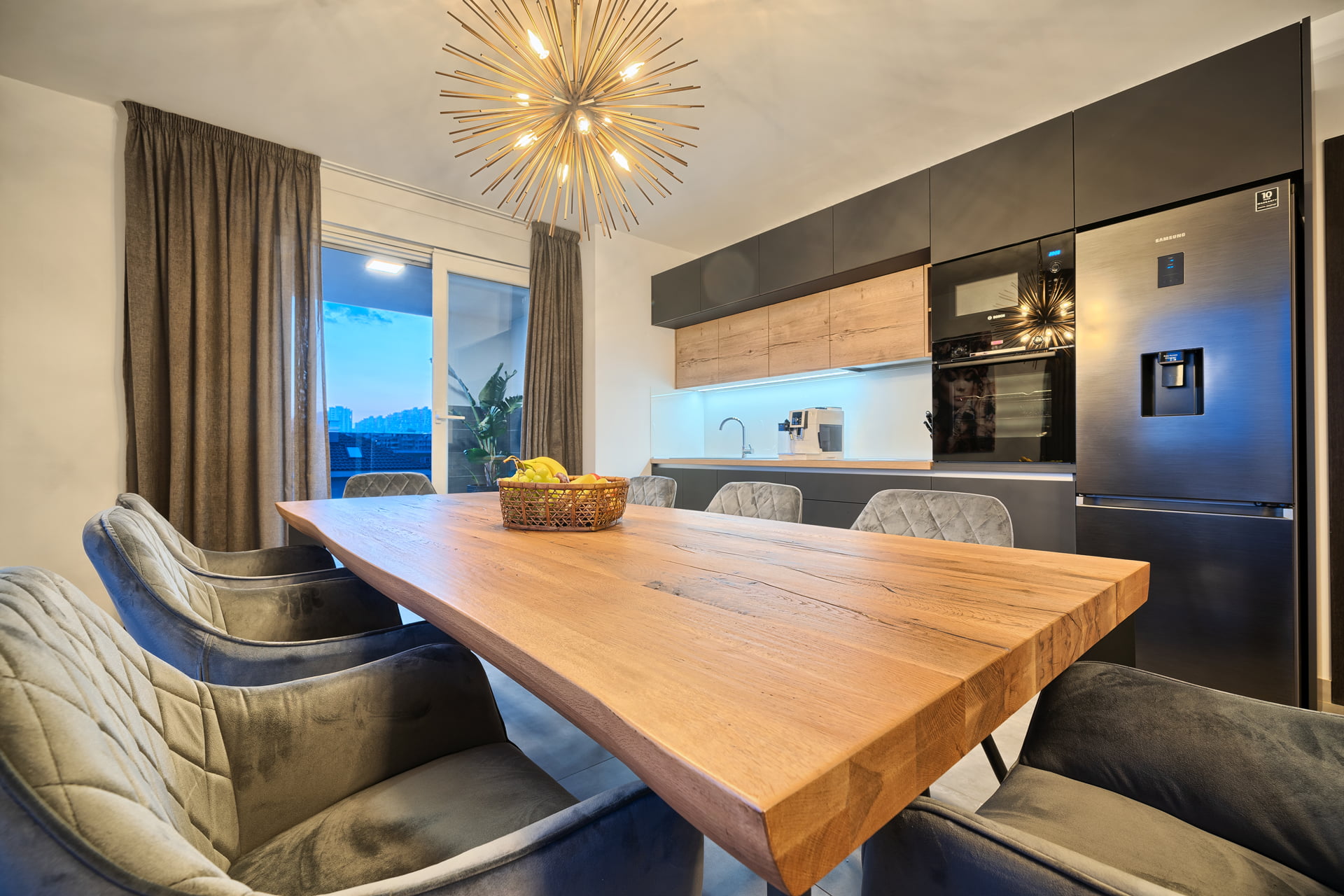Penthouse Liberty Living with Pool