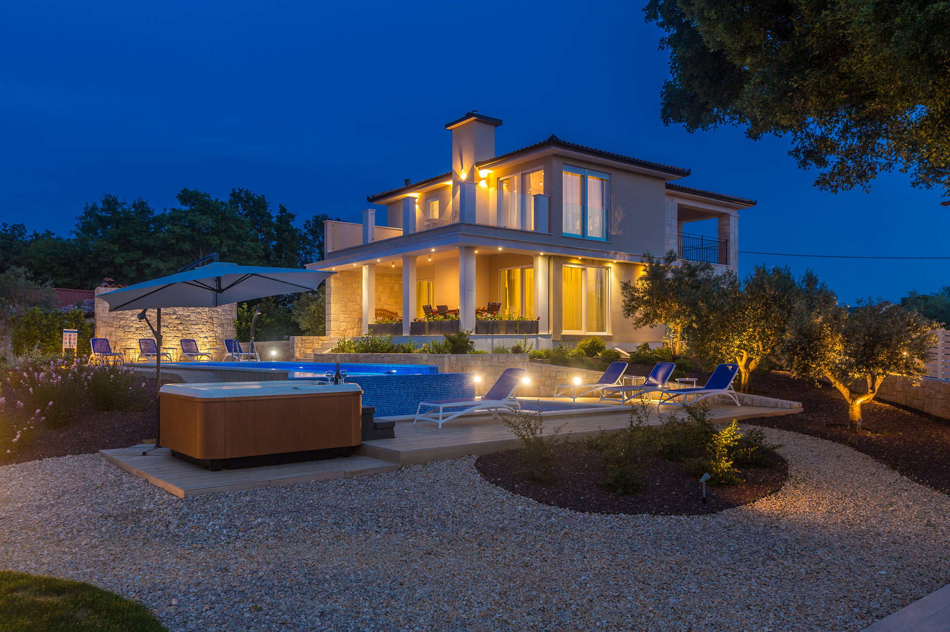 Luxury Villa Confidenza with Pool
