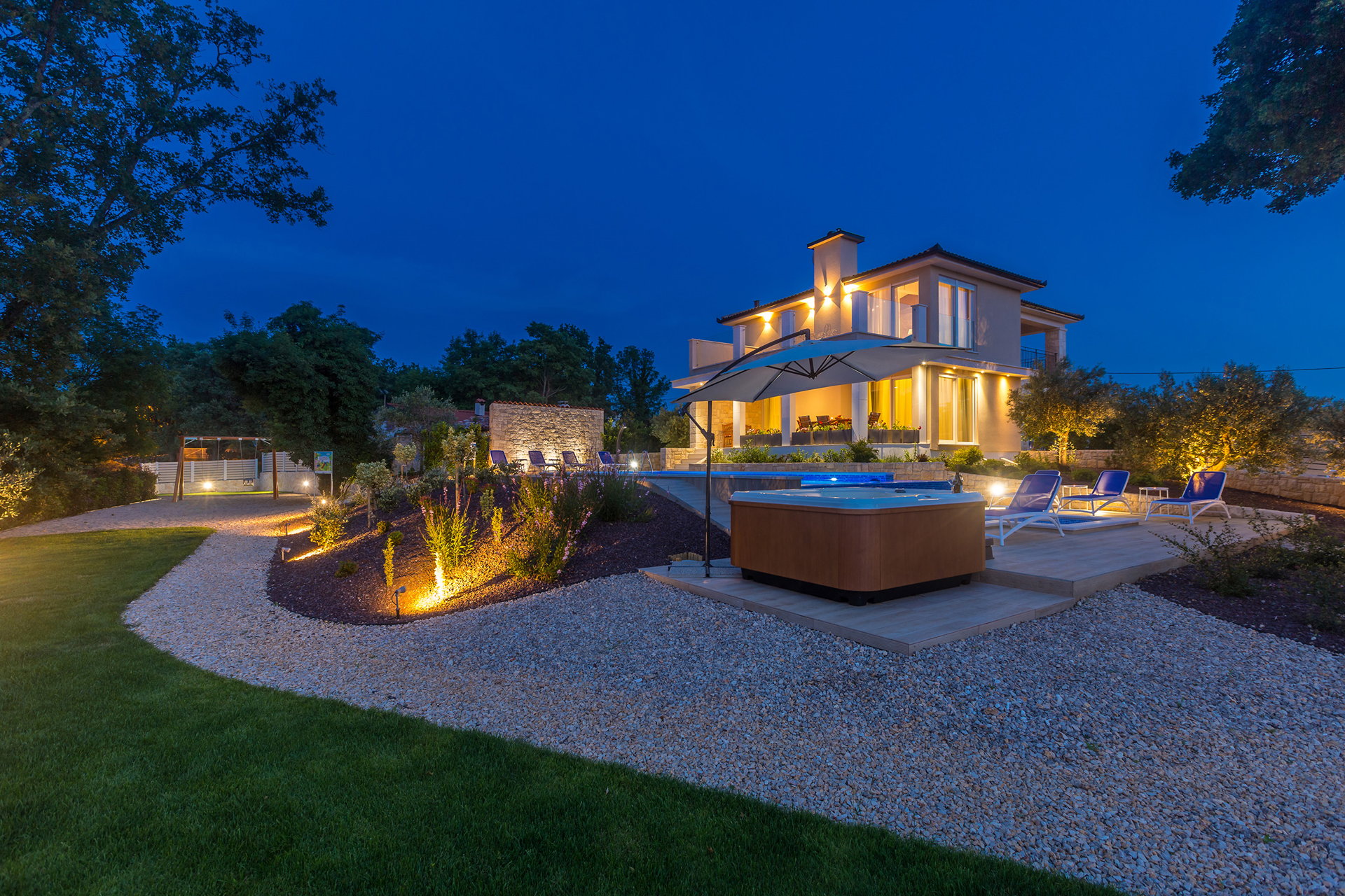 Luxury Villa Confidenza with Pool