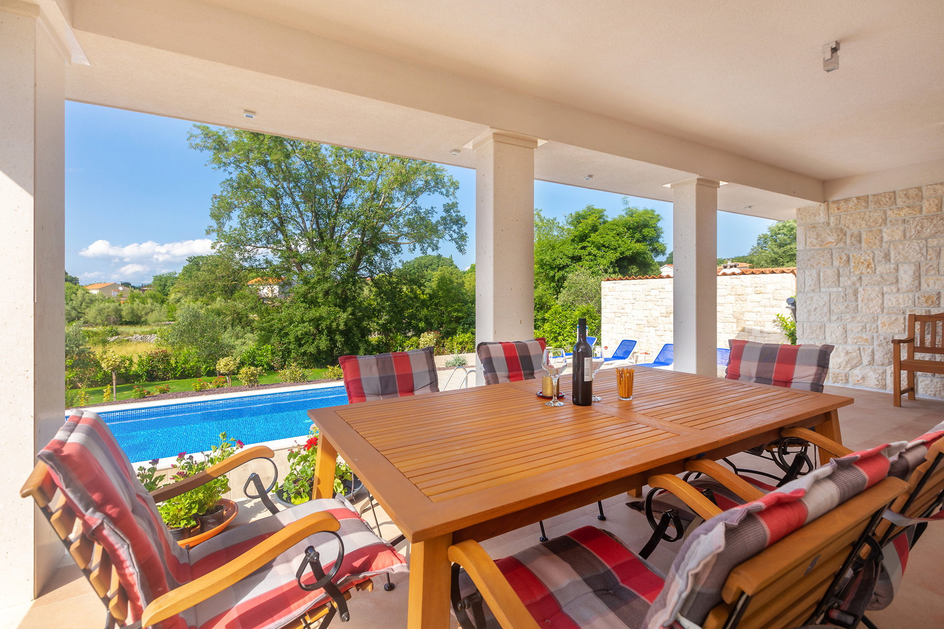 Luxury Villa Confidenza with Pool