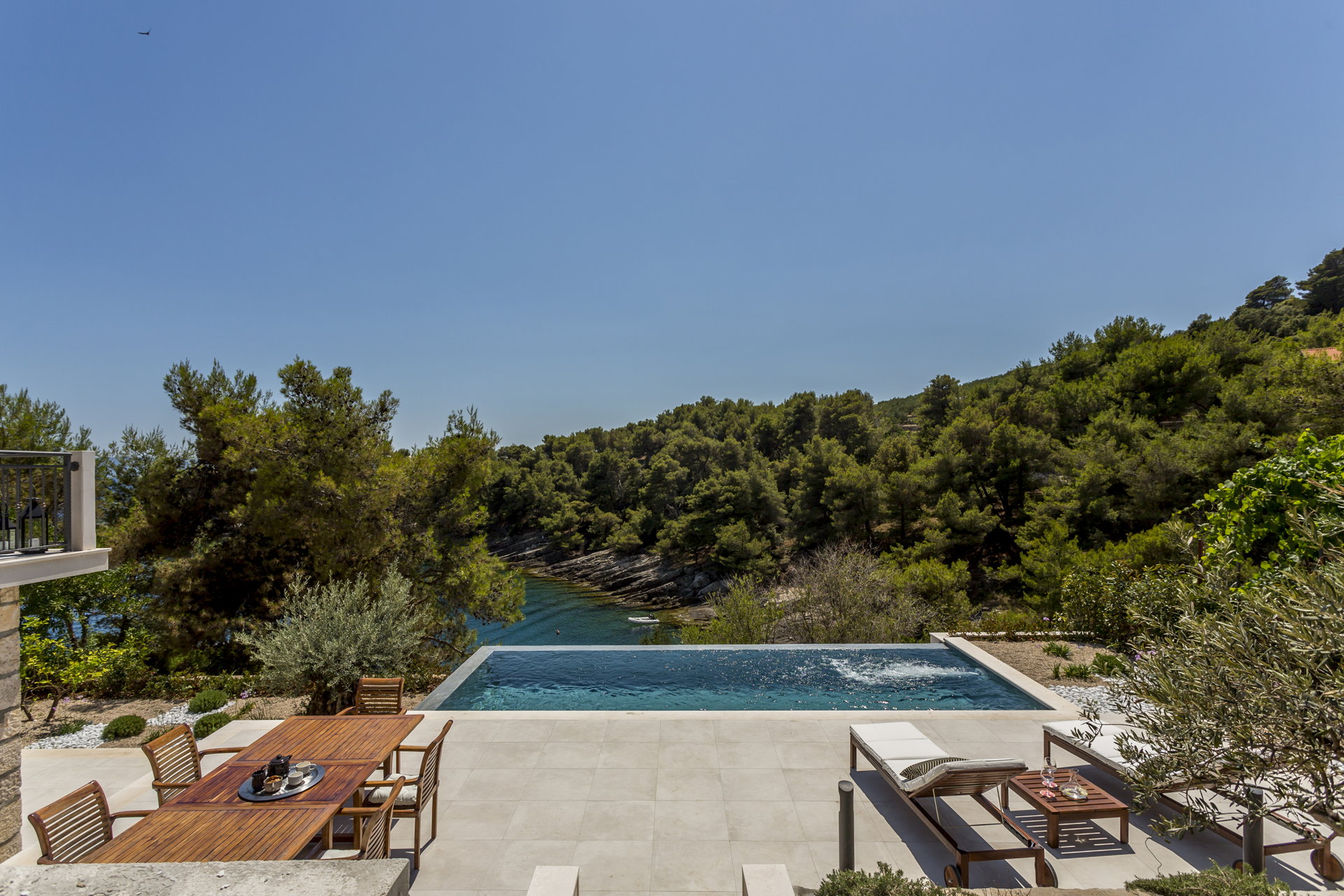 Villa Brazza with Infinity Pool