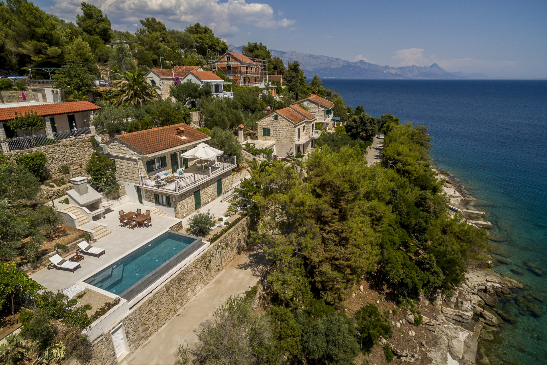 Villa Brazza with Infinity Pool