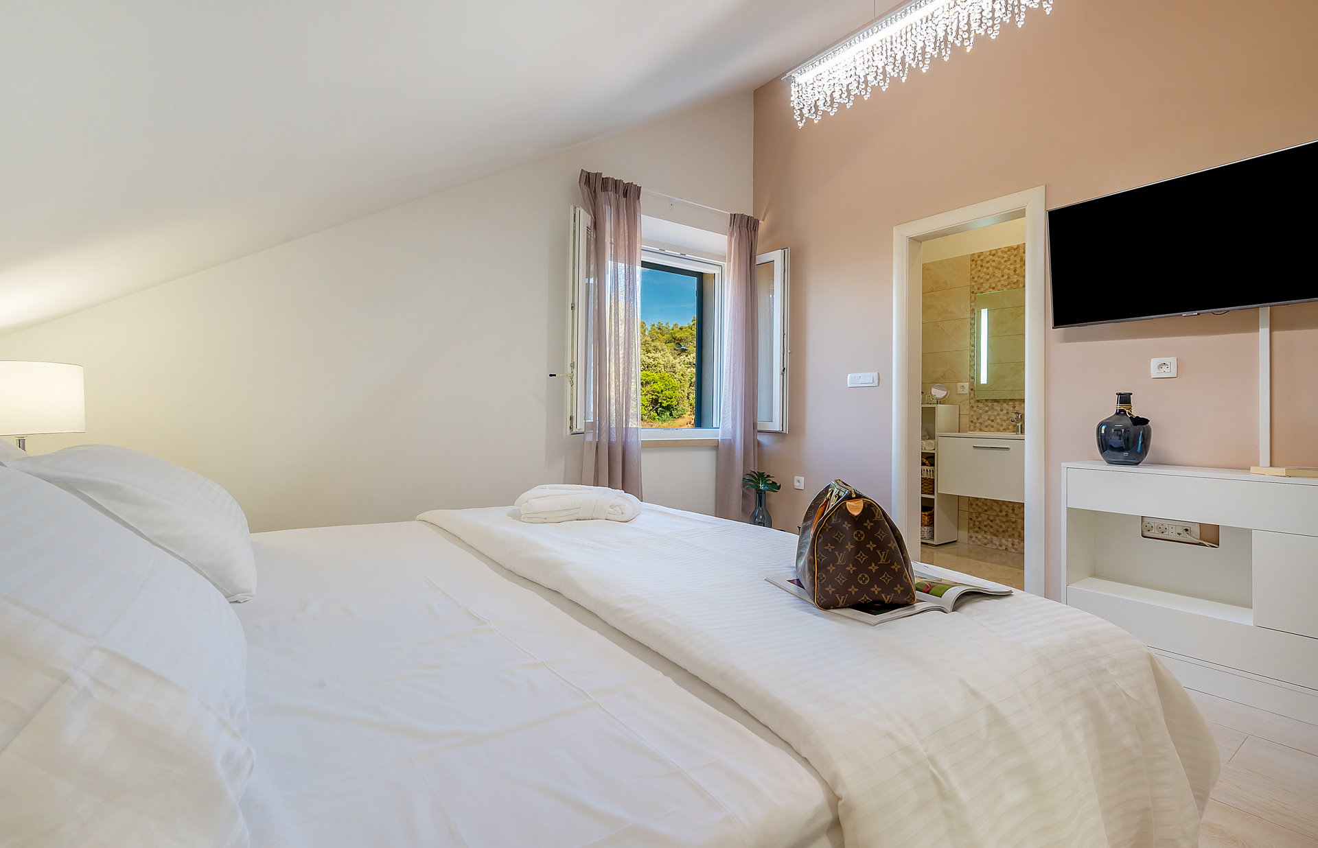 Luxury Villa Aerius with Pool