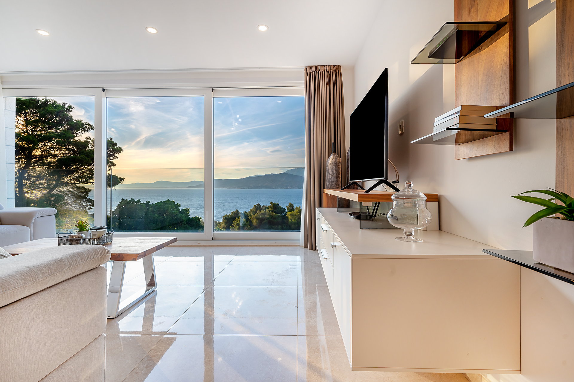 Luxury Villa Aerius with Pool