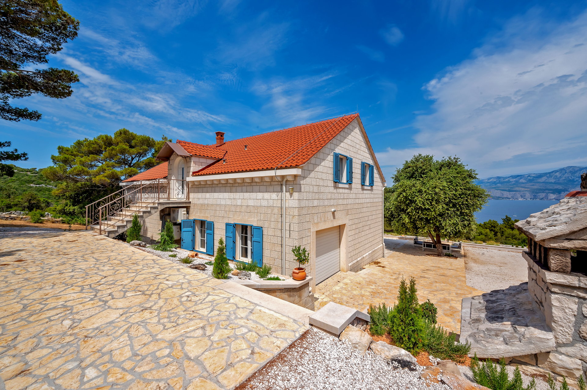 Luxury Villa Aerius with Pool
