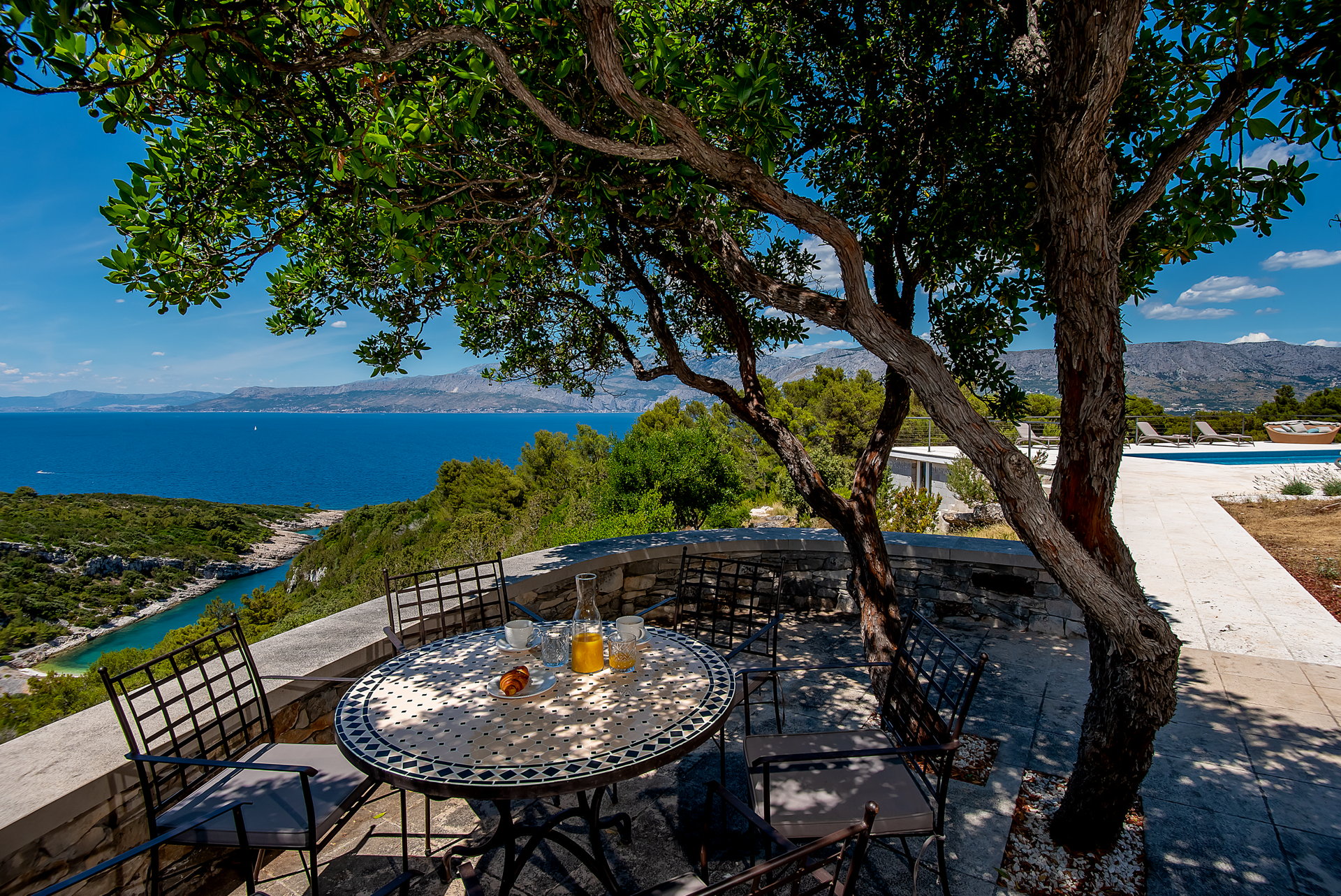 Luxury Villa Aerius with Pool