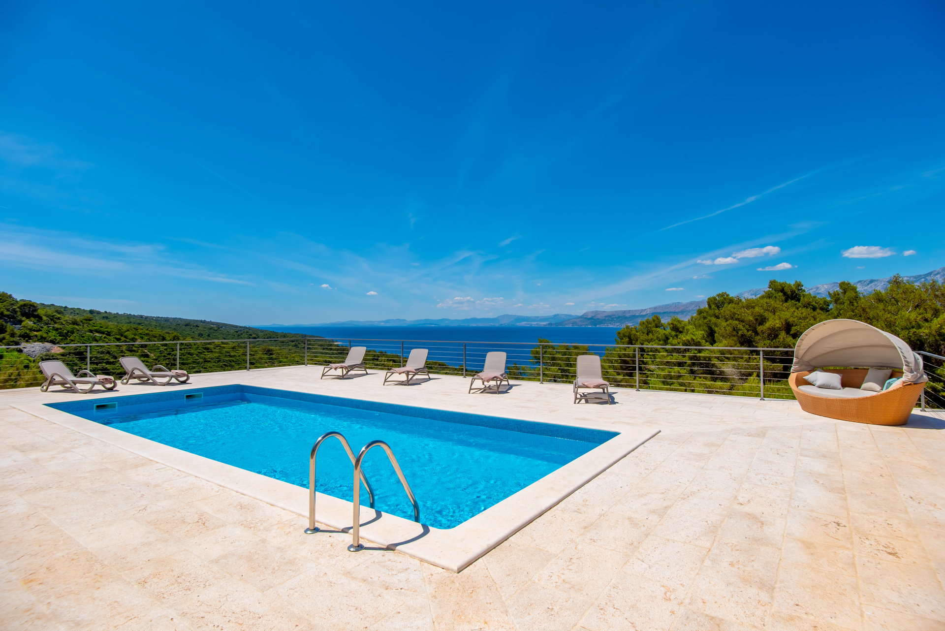 Luxury Villa Aerius with Pool