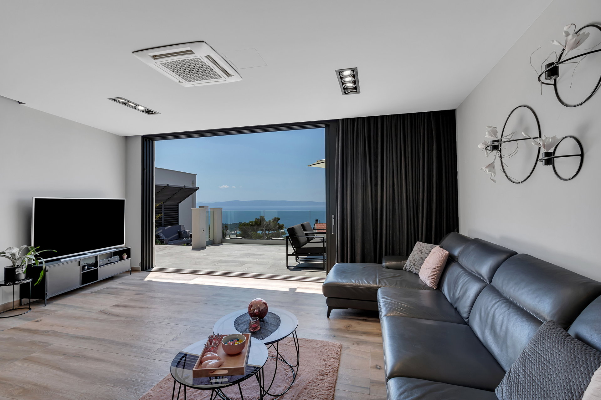 Villa Ninona with Heated Pool II