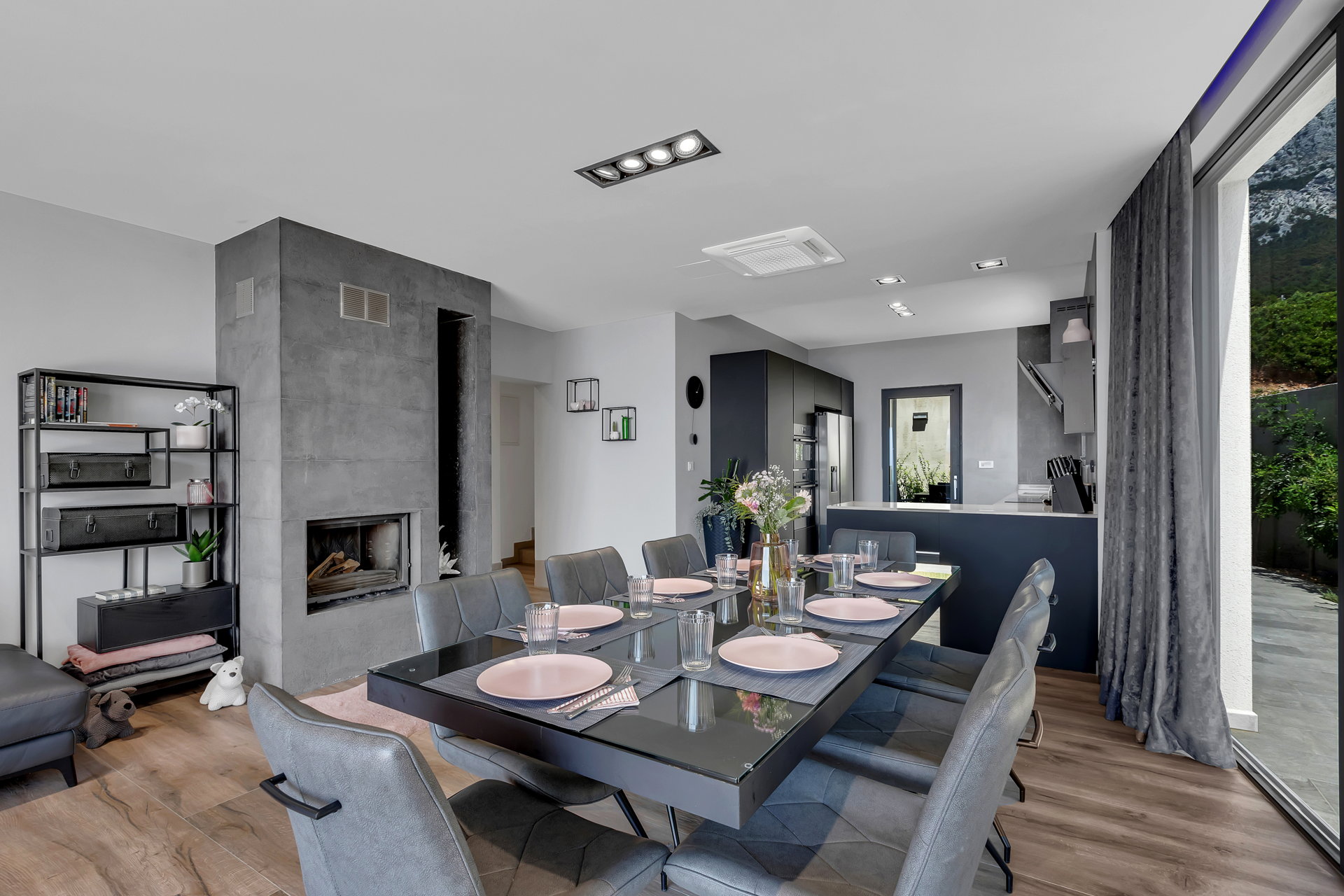 Villa Ninona with Heated Pool II