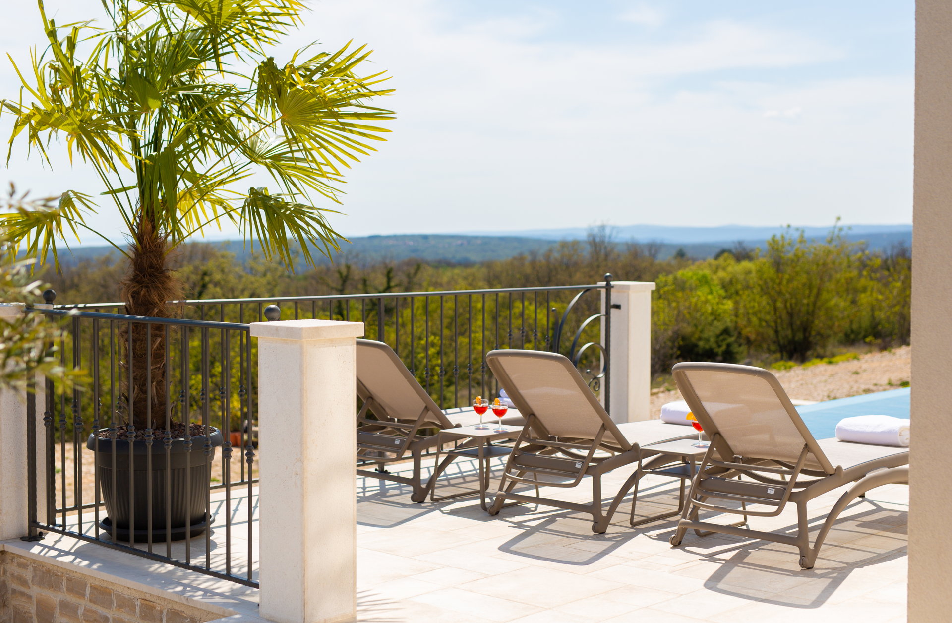 Villa Wisteria with Pool
