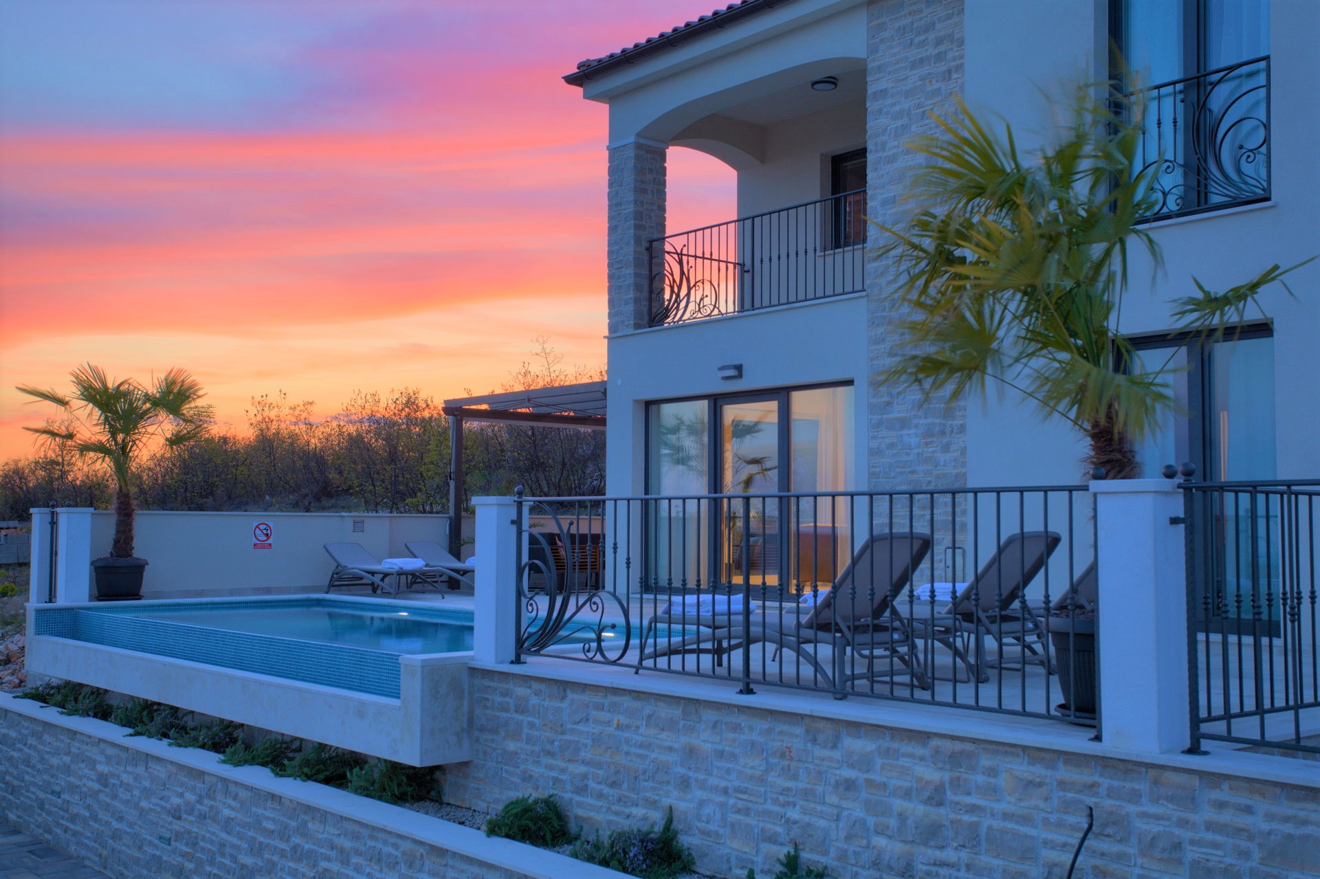 Villa Wisteria with Pool