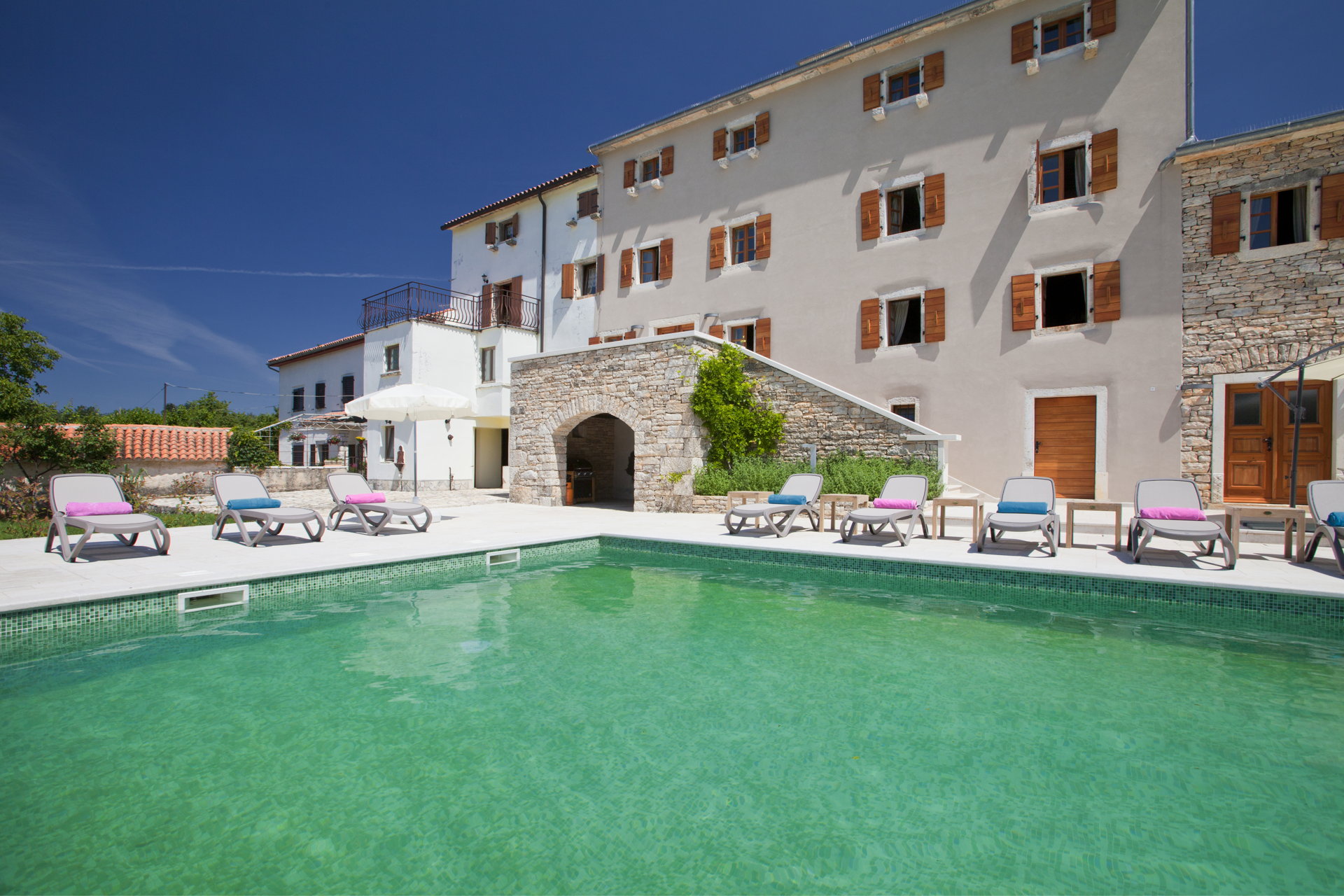 Villa Paradiso with Pool