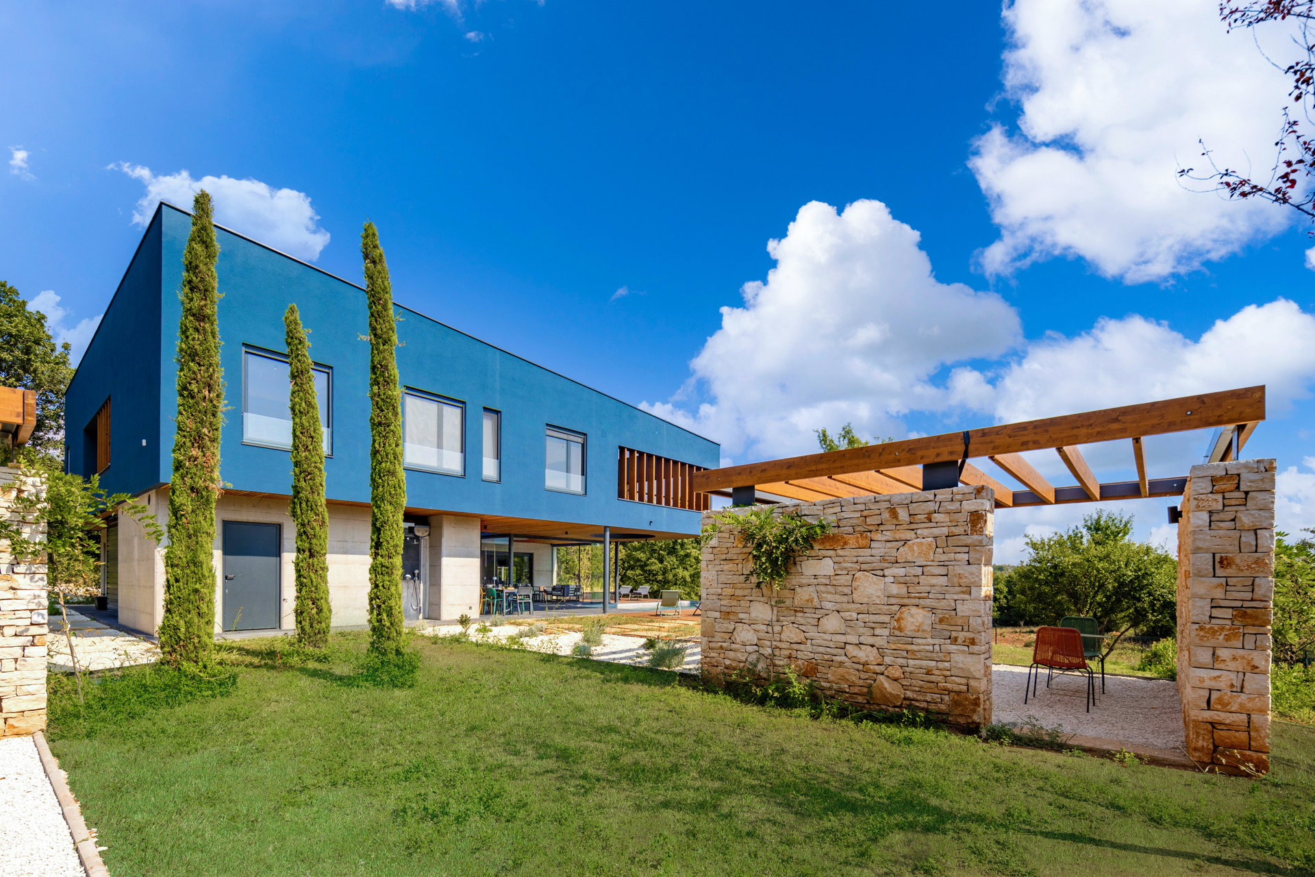 Luxury Villa Red Carpet with Pool