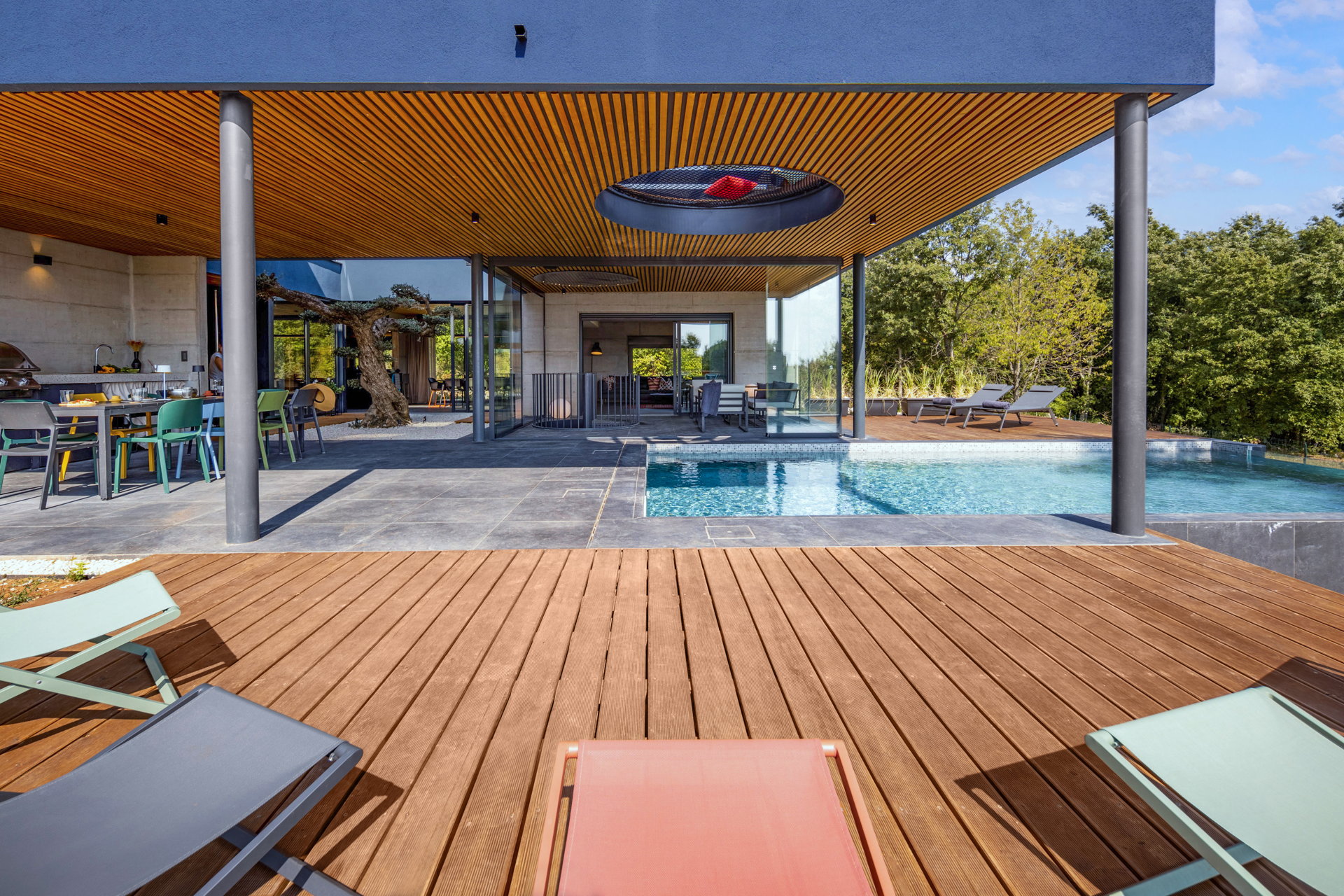 Luxury Villa Red Carpet with Pool