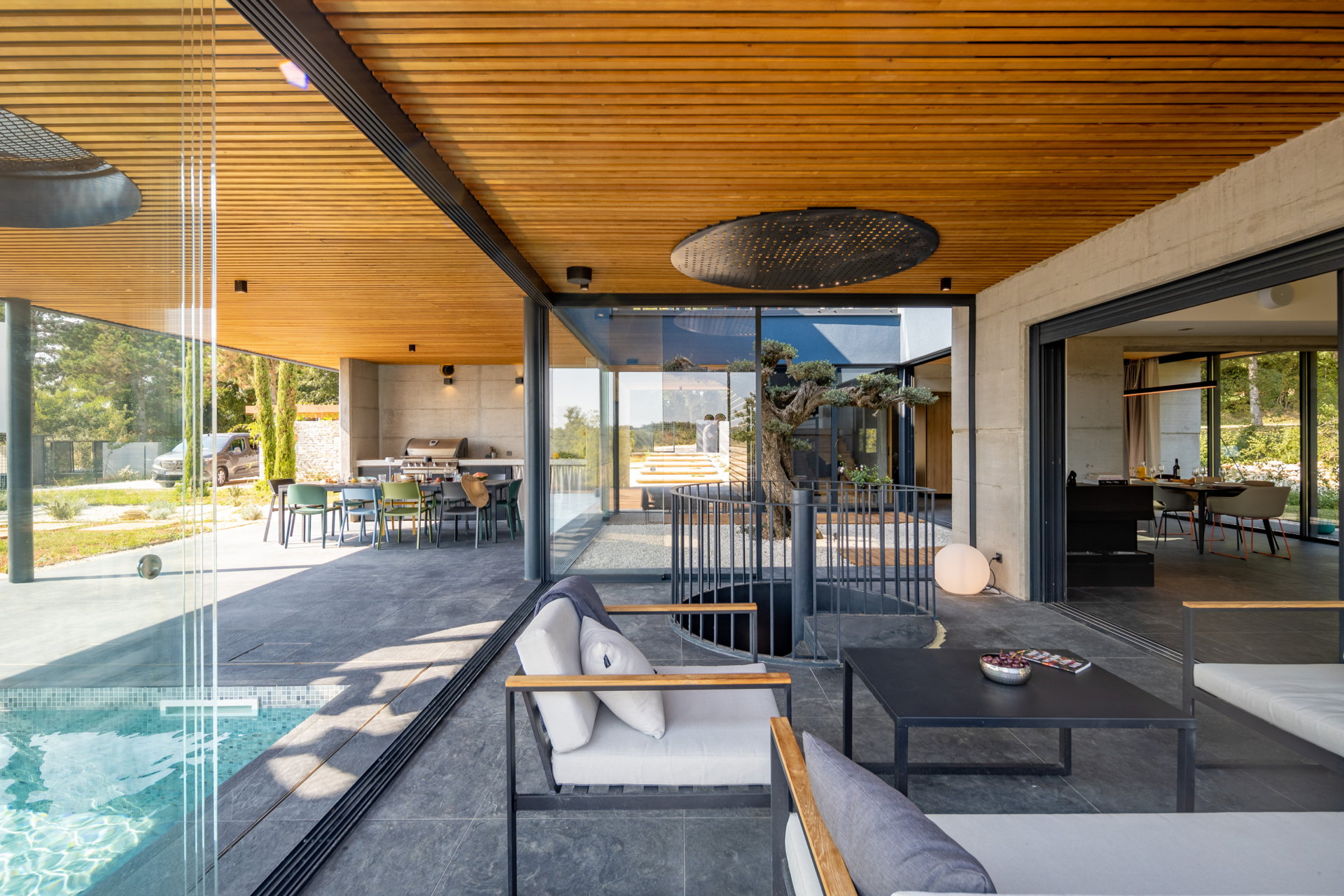 Luxury Villa Red Carpet with Pool