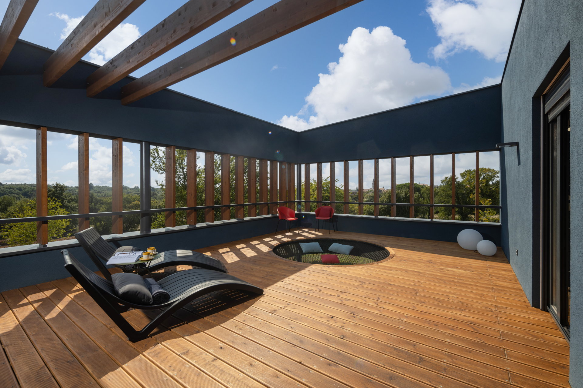 Luxury Villa Red Carpet with Pool
