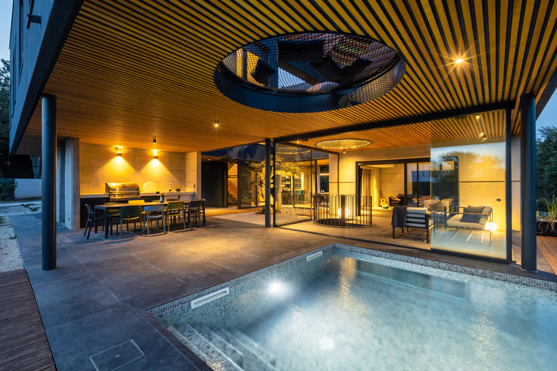 Luxury Villa Red Carpet with Pool