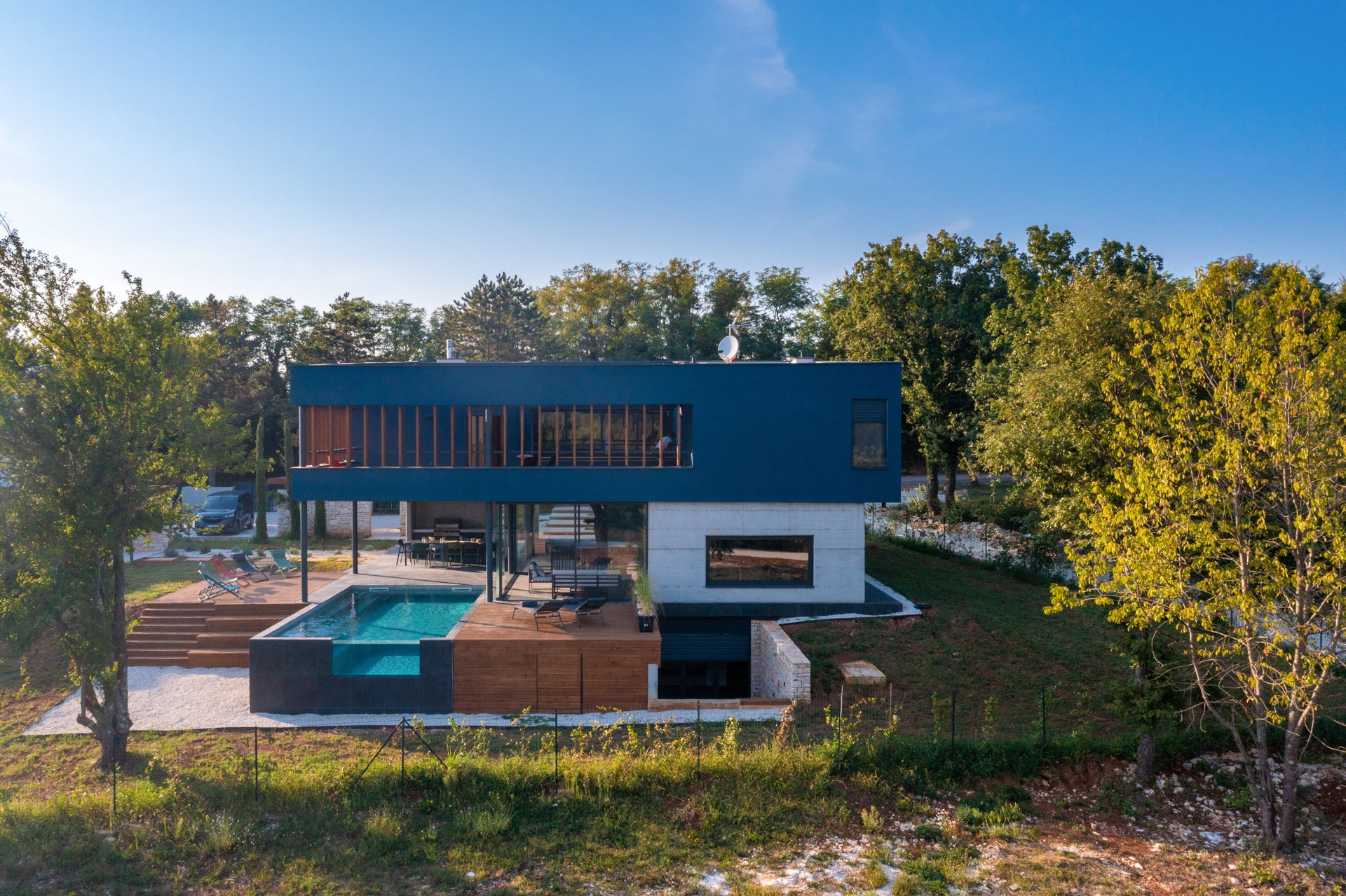 Luxury Villa Red Carpet with Pool