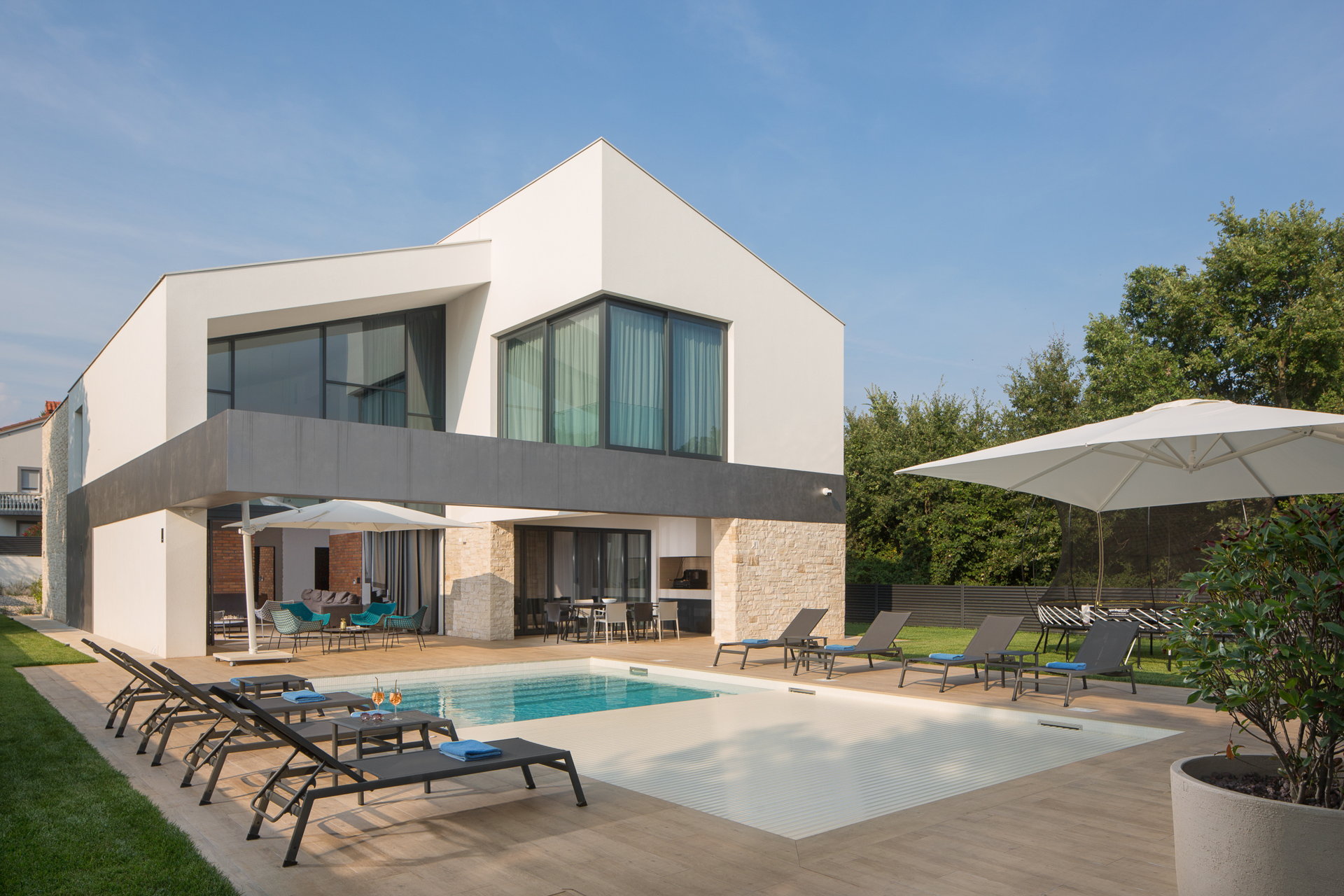 Luxury Villa Ballet with Pool