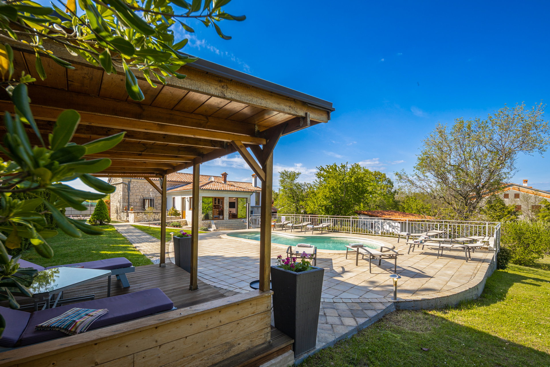Holiday Home Flores with Pool