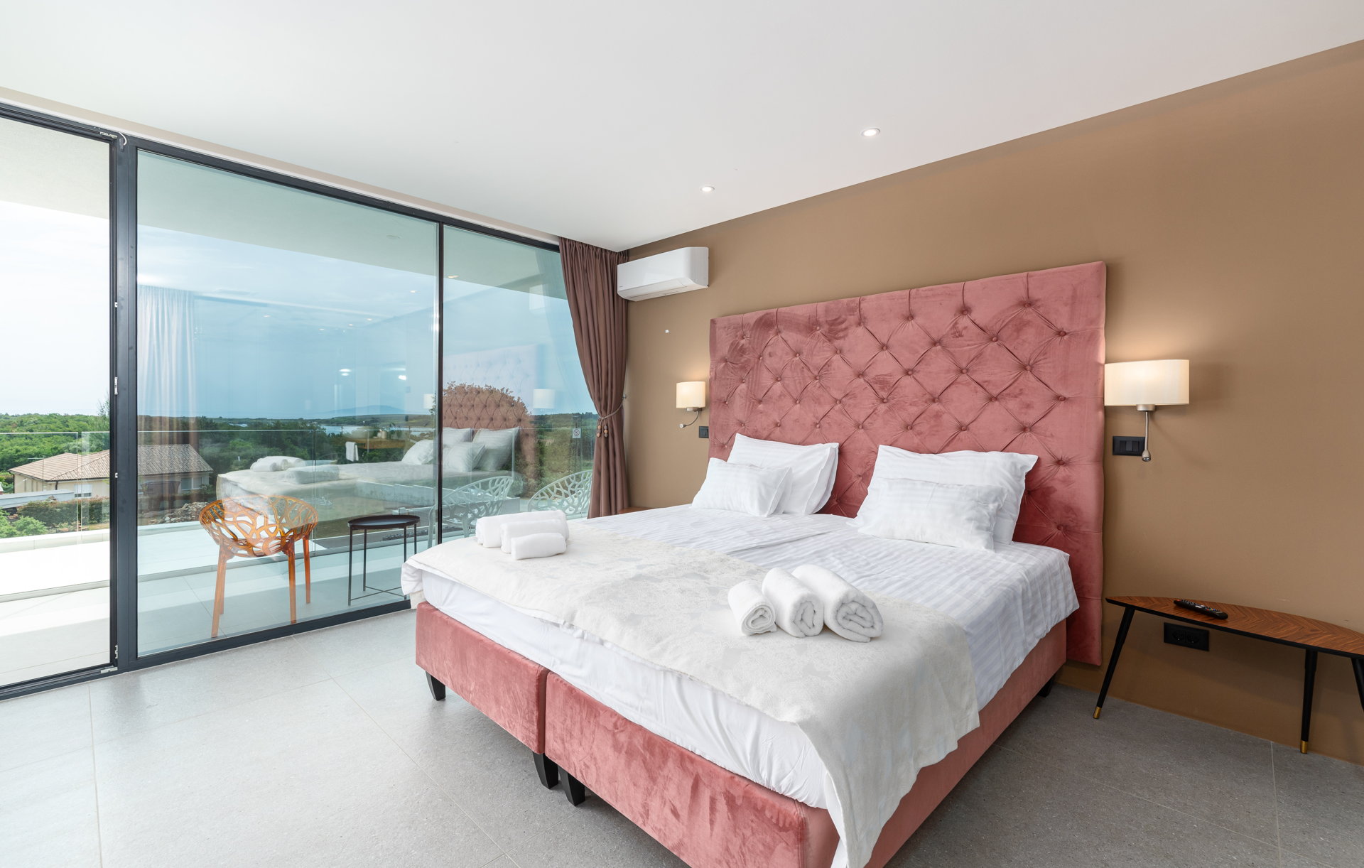 Luxury Villa Borealis with Pool