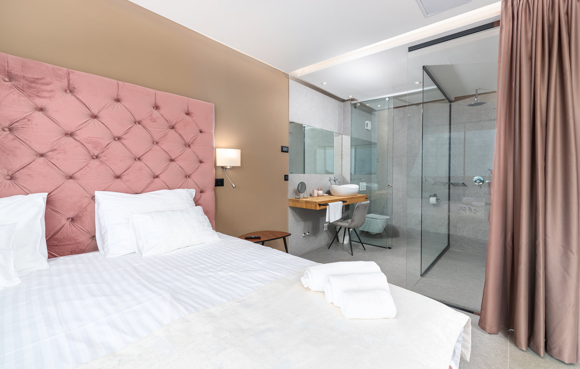 Luxury Villa Borealis with Pool