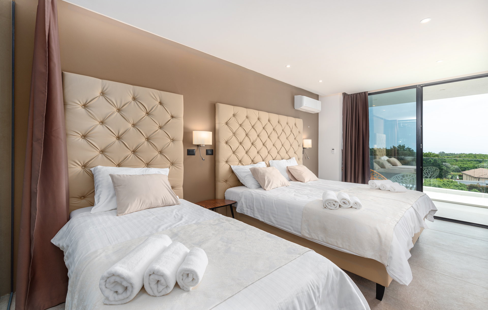 Luxury Villa Borealis with Pool