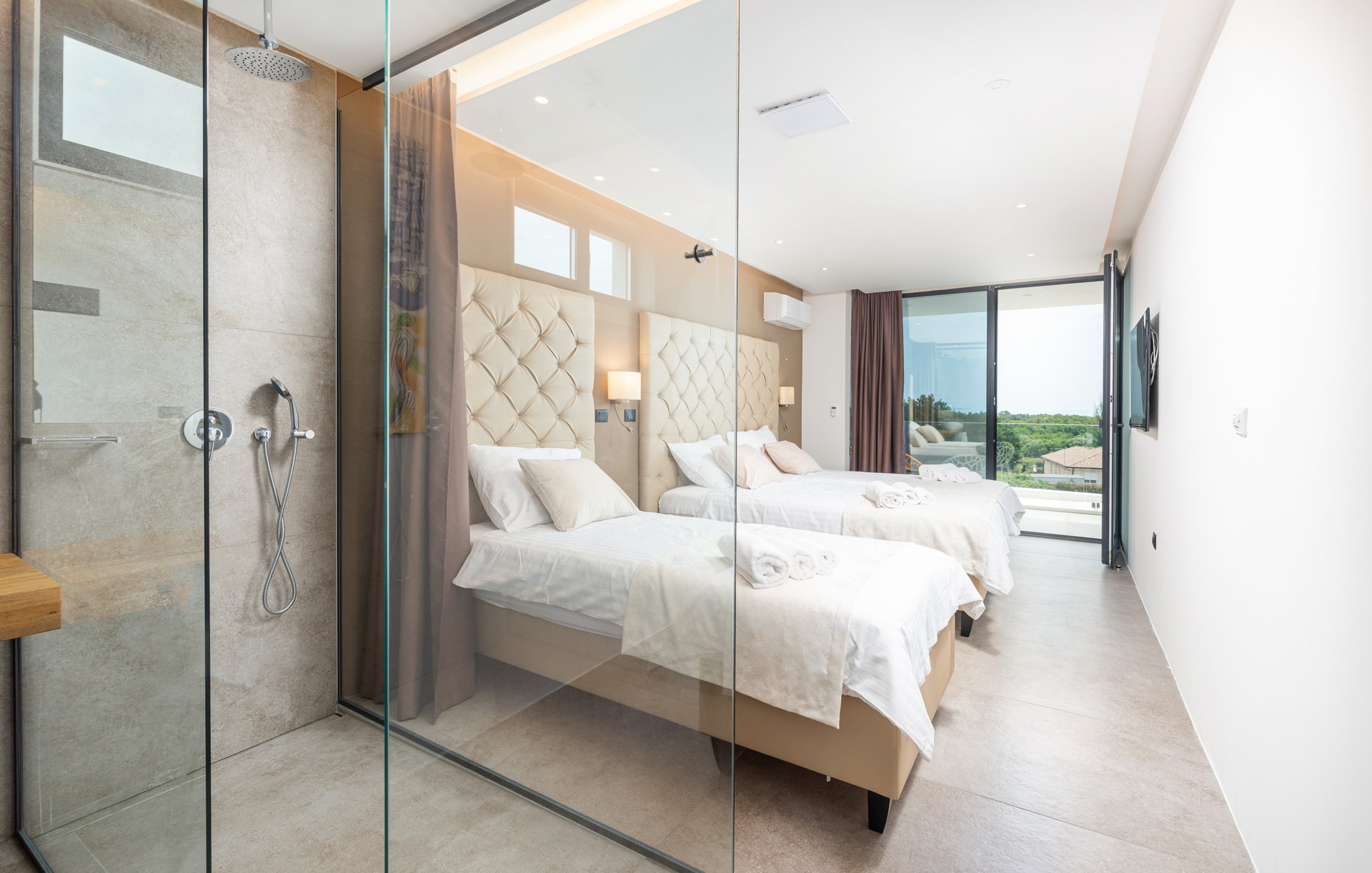 Luxury Villa Borealis with Pool