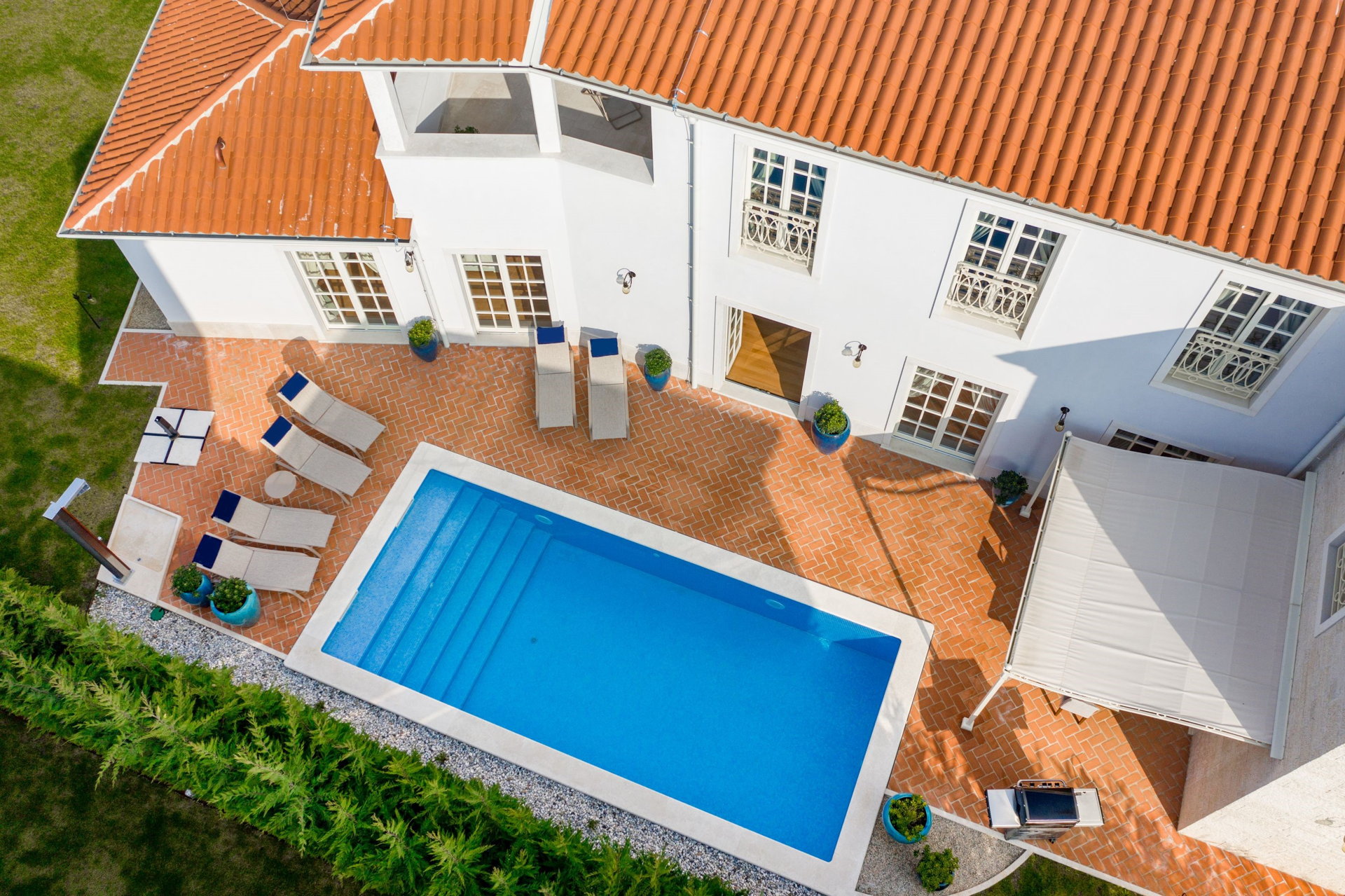 Villa Palazzo di Fiordaliso with Pool