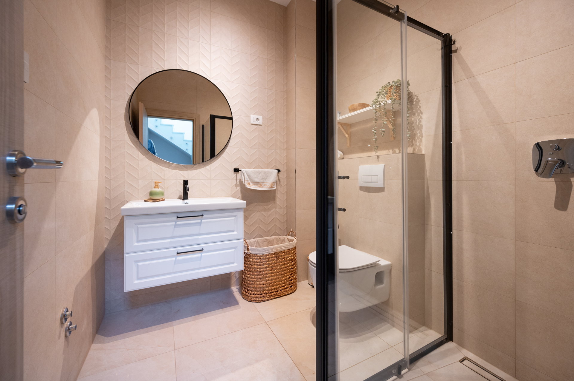 Luxury Villa Ellenora with Pool