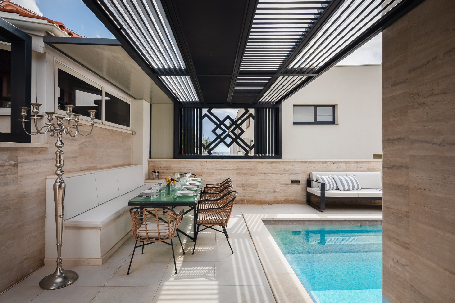 Villa Timeless Retreat with Pool