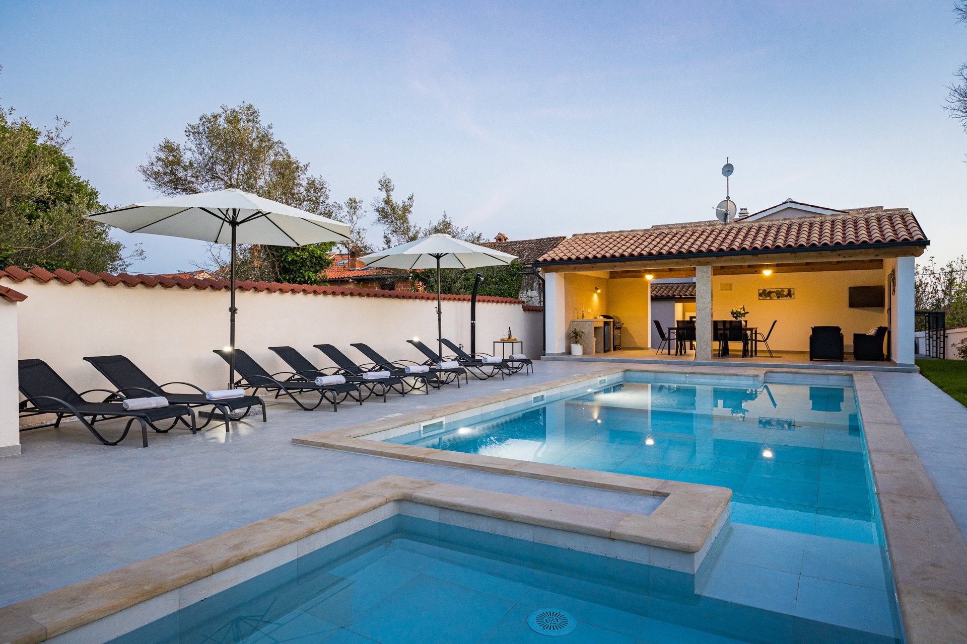 Holiday Home Dandelion with Pool
